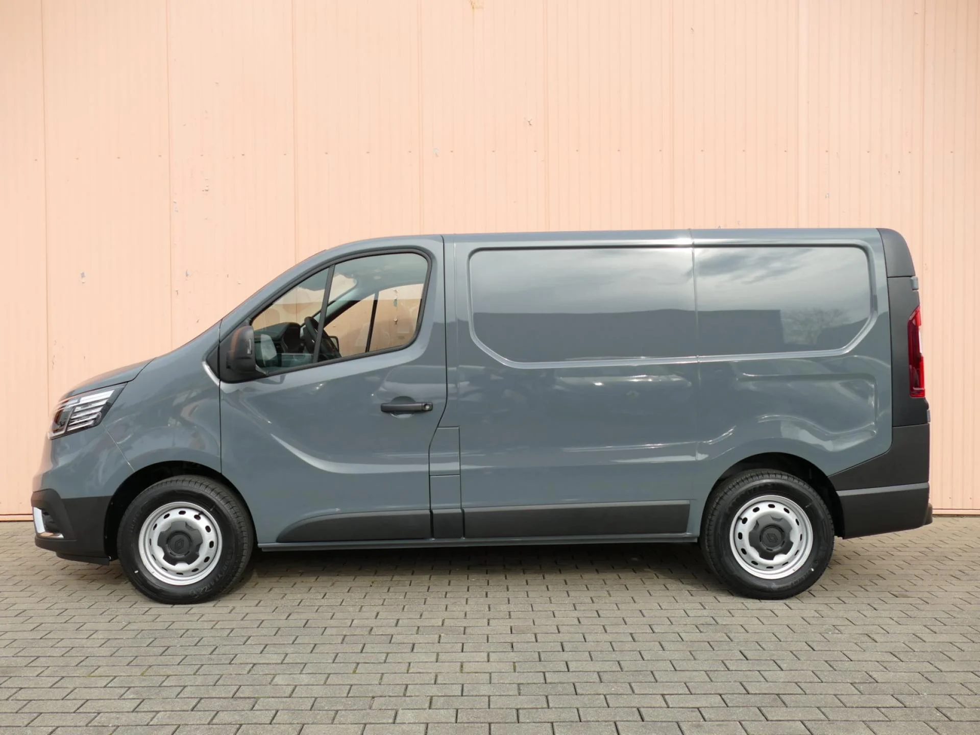 RENAULT TRAFIC - Miniature 3 sur 30 - Cliquer pour voir cette photo