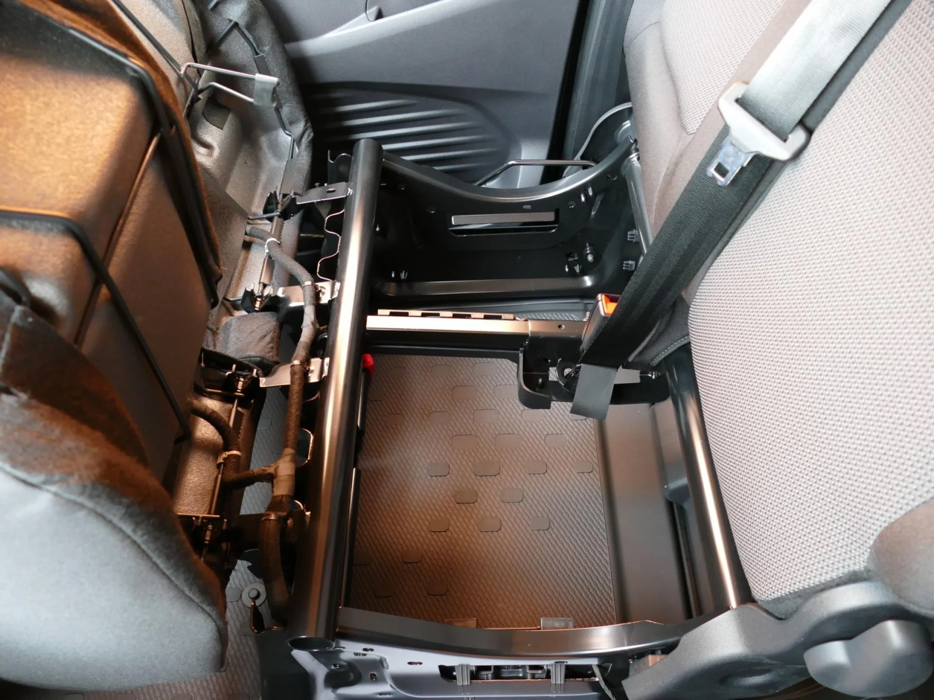 RENAULT TRAFIC - Miniature 20 sur 31 - Cliquer pour voir cette photo