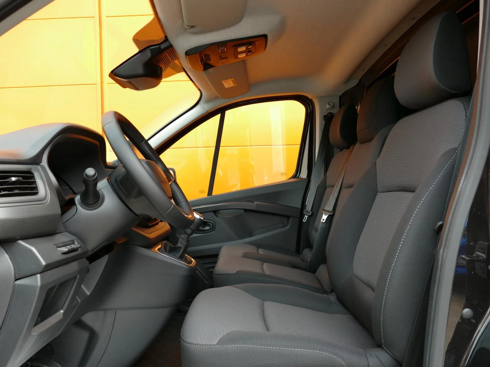 RENAULT TRAFIC - Miniature 6 sur 31 - Cliquer pour voir cette photo