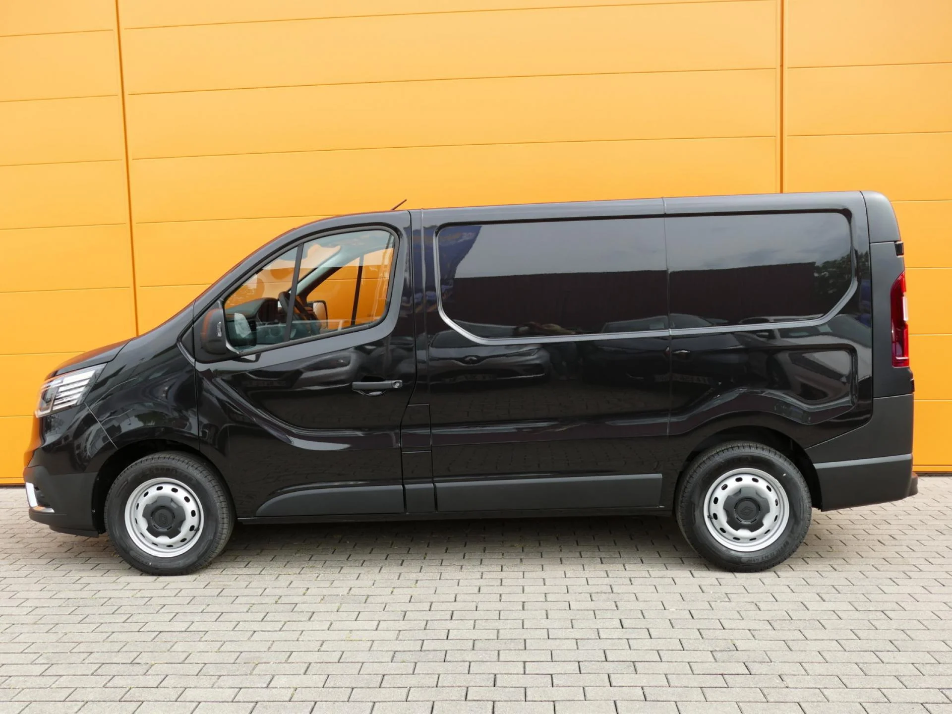 RENAULT TRAFIC - Miniature 3 sur 31 - Cliquer pour voir cette photo