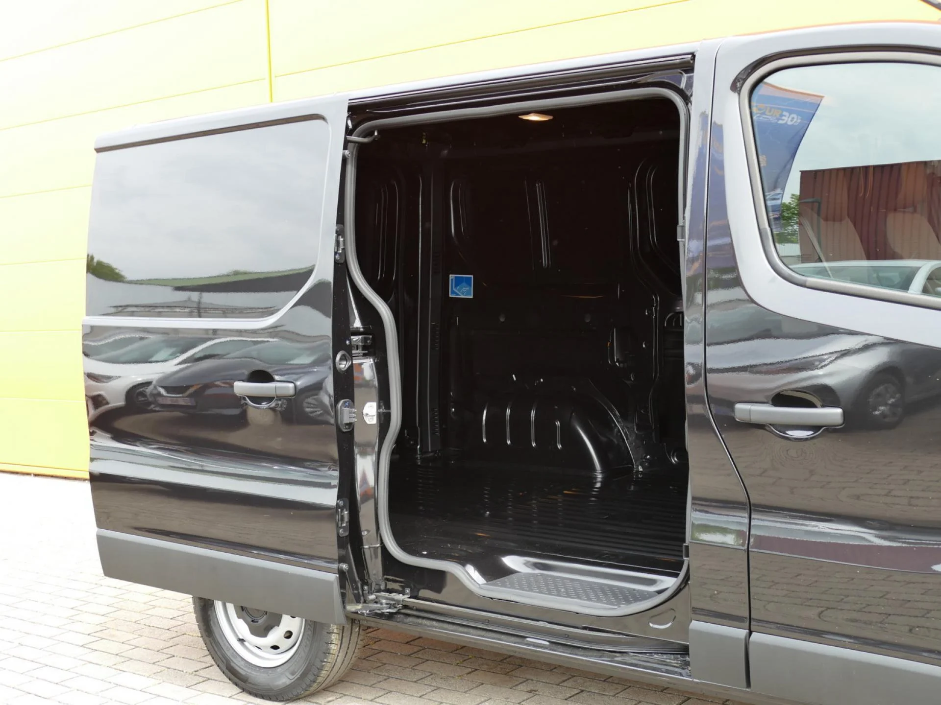 RENAULT TRAFIC - Miniature 8 sur 31 - Cliquer pour voir cette photo