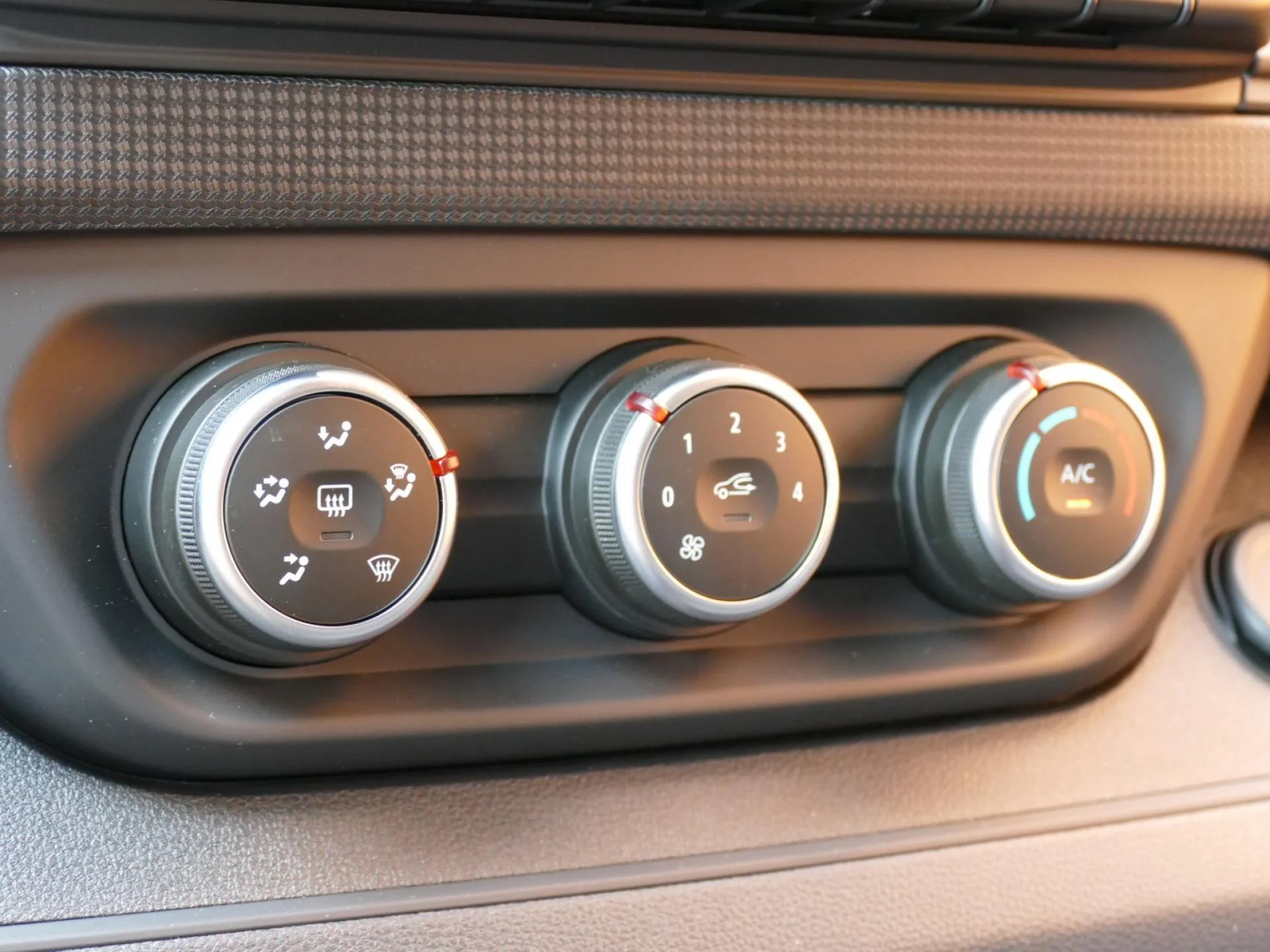 RENAULT TRAFIC - Miniature 13 sur 31 - Cliquer pour voir cette photo