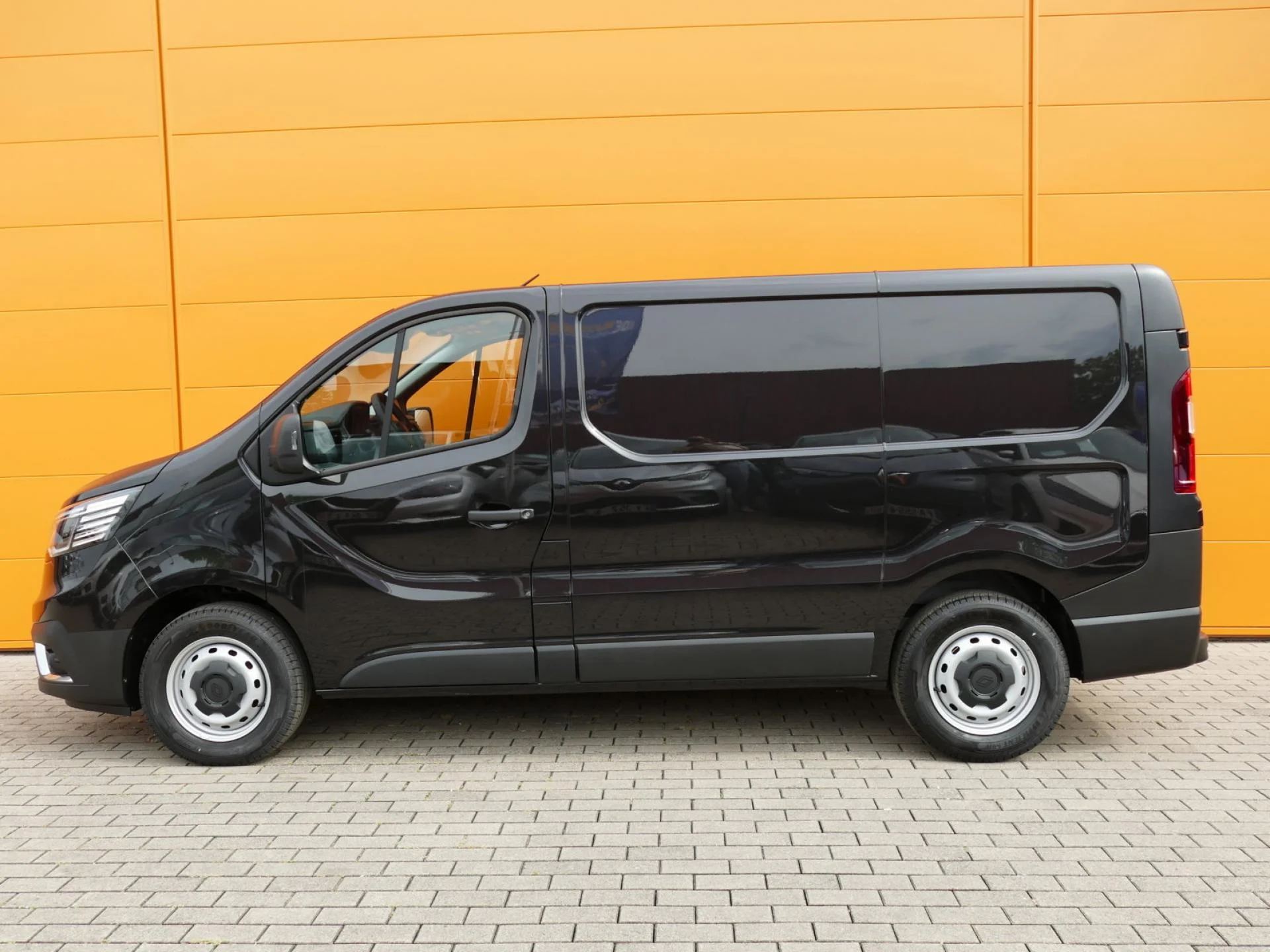 RENAULT TRAFIC - Miniature 3 sur 31 - Cliquer pour voir cette photo
