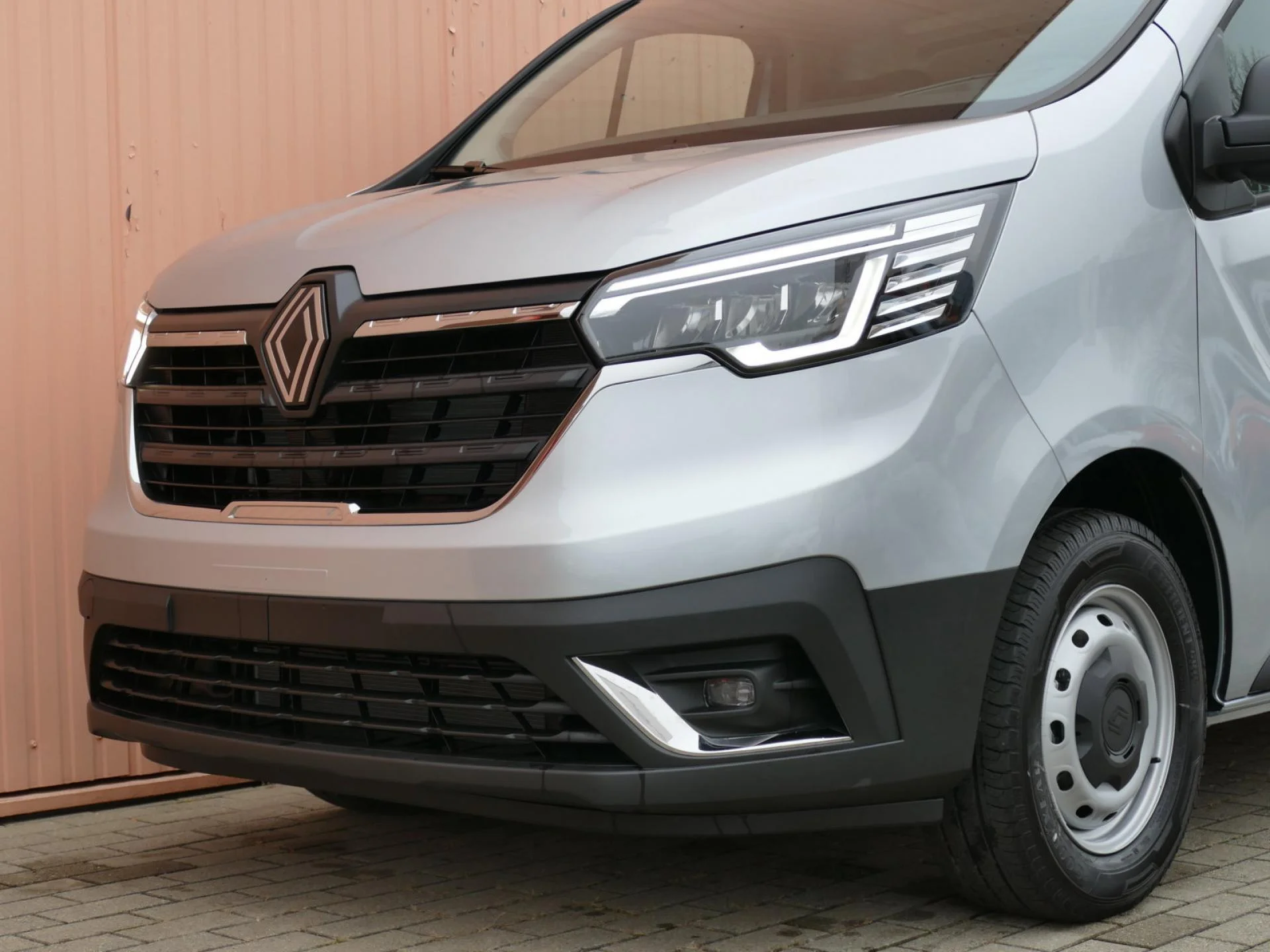 RENAULT TRAFIC - Miniature 25 sur 32 - Cliquer pour voir cette photo