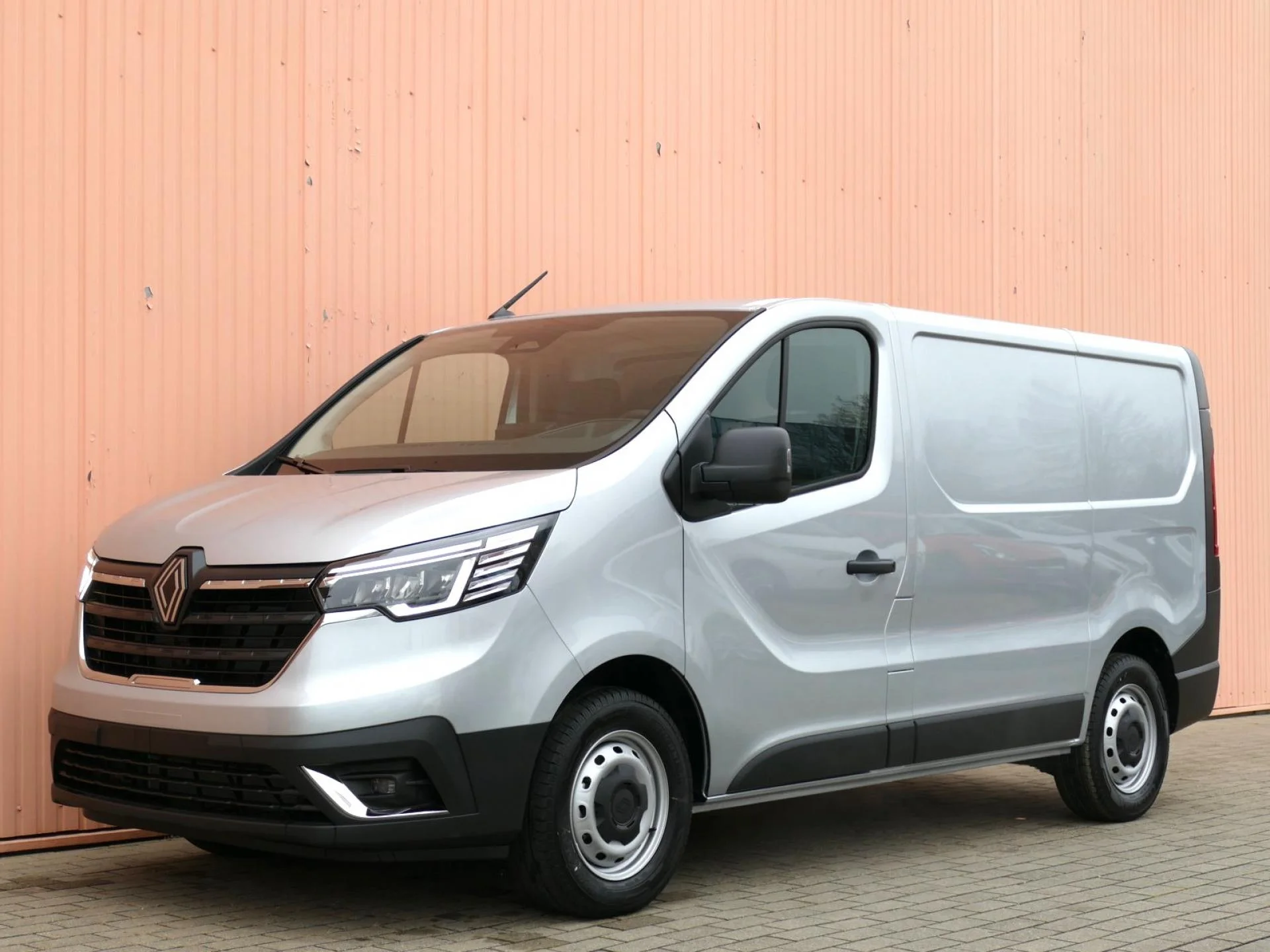 RENAULT TRAFIC - Miniature 28 sur 32 - Cliquer pour voir cette photo