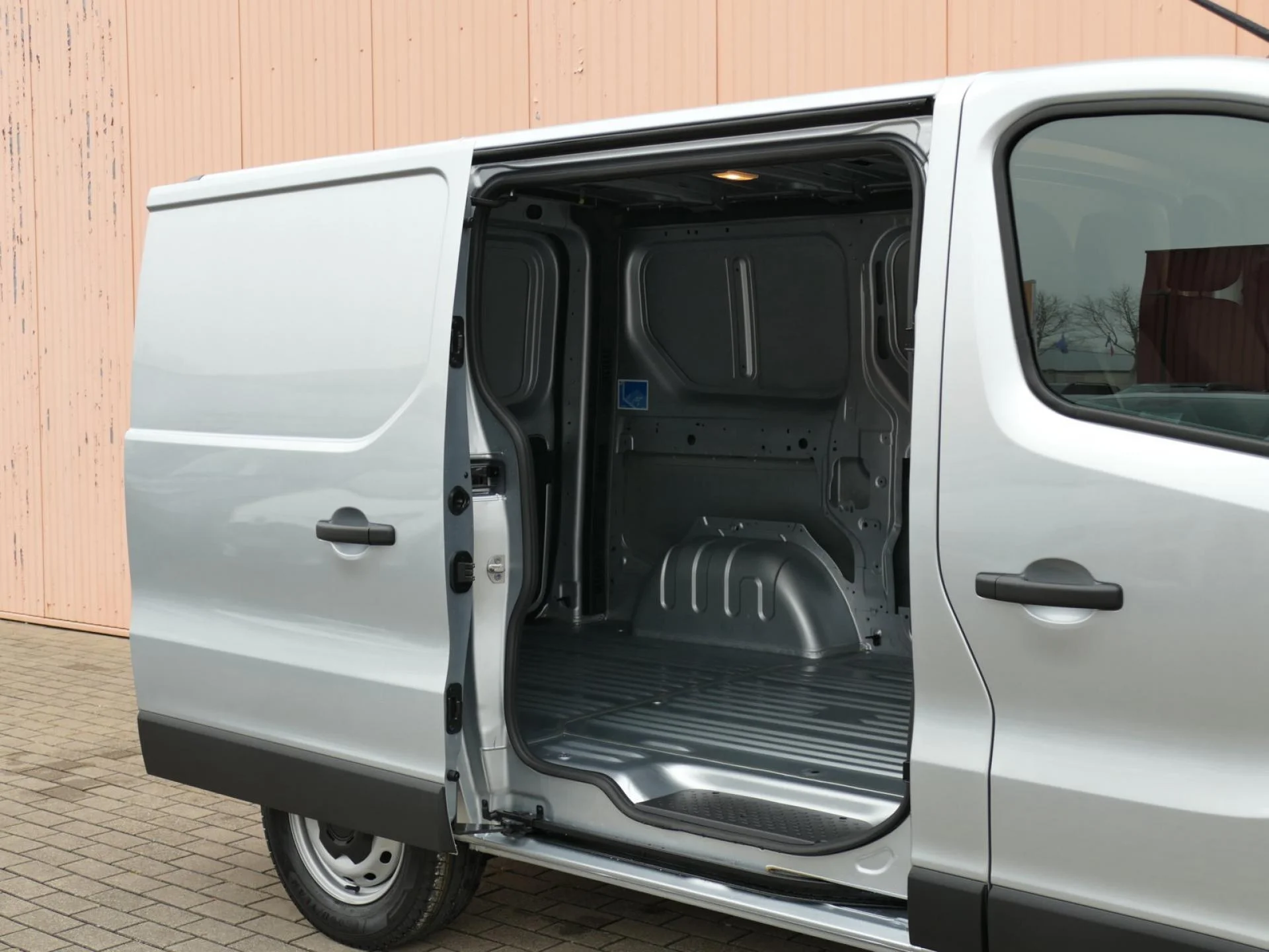 RENAULT TRAFIC - Miniature 5 sur 32 - Cliquer pour voir cette photo