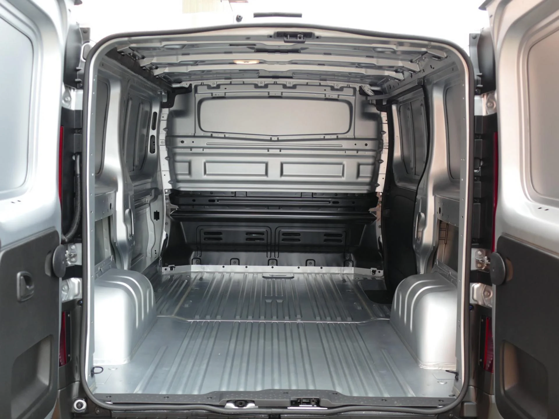 RENAULT TRAFIC - Miniature 6 sur 32 - Cliquer pour voir cette photo