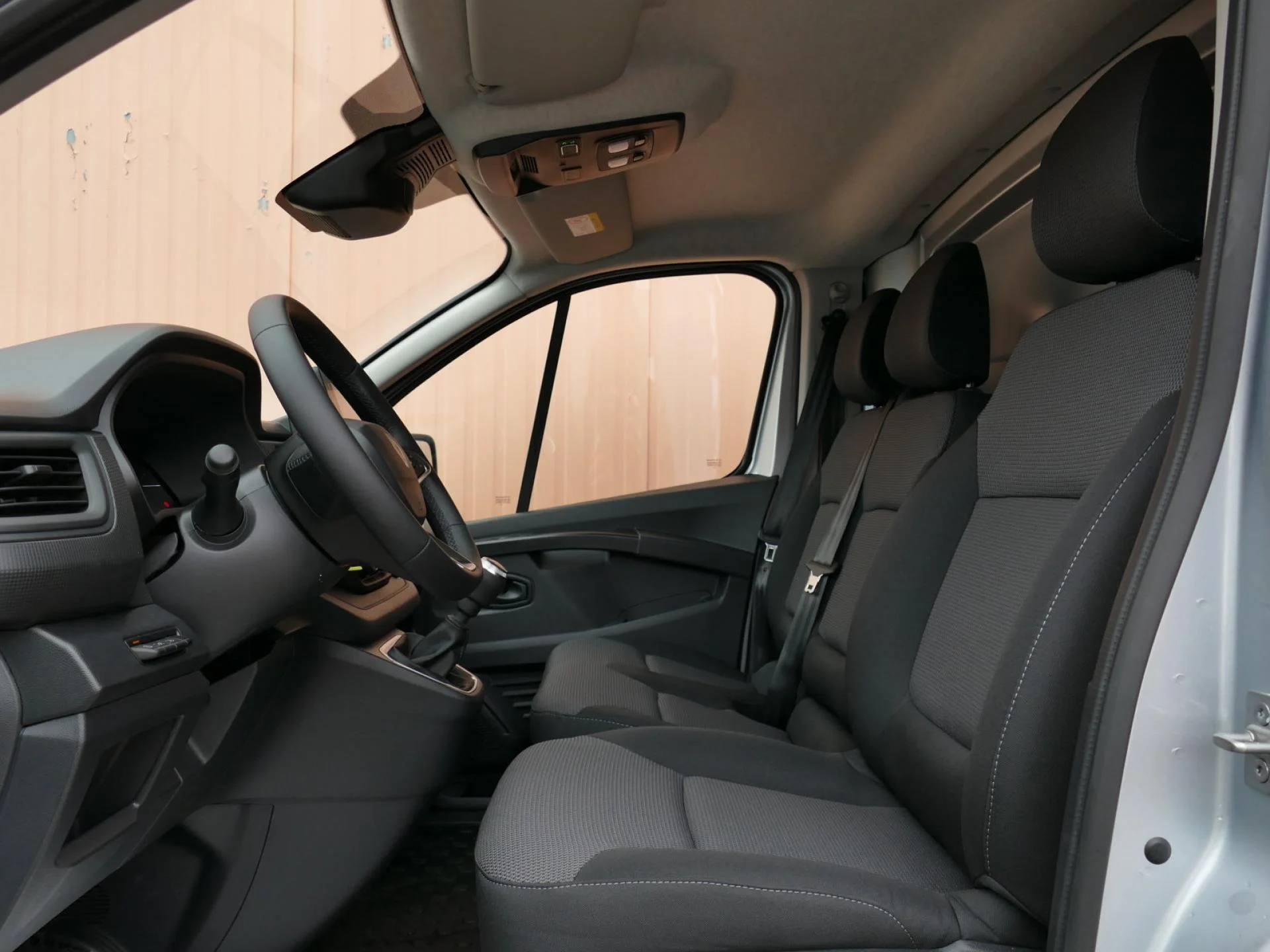 RENAULT TRAFIC - Miniature 8 sur 32 - Cliquer pour voir cette photo