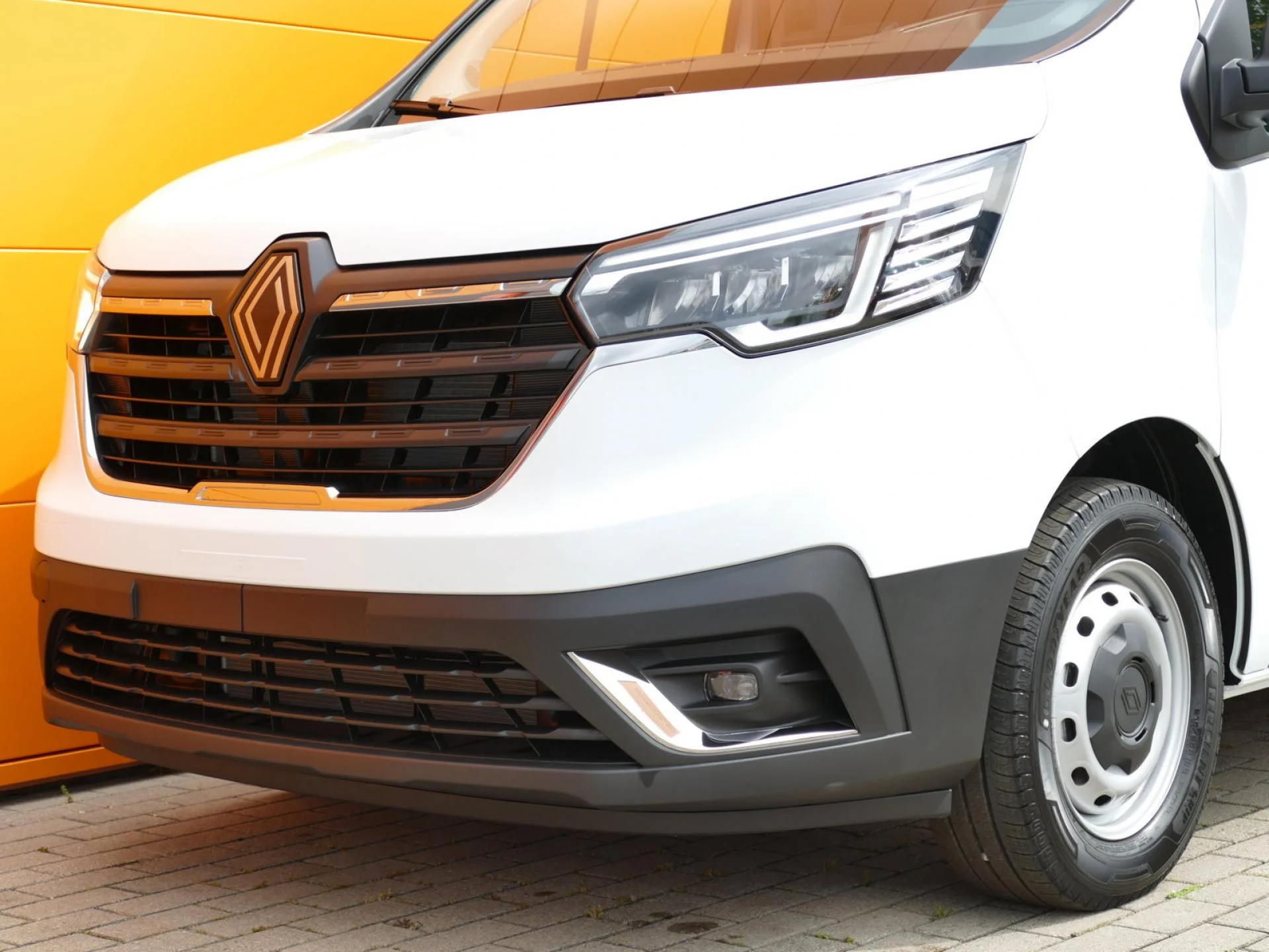 RENAULT TRAFIC - Miniature 25 sur 32 - Cliquer pour voir cette photo