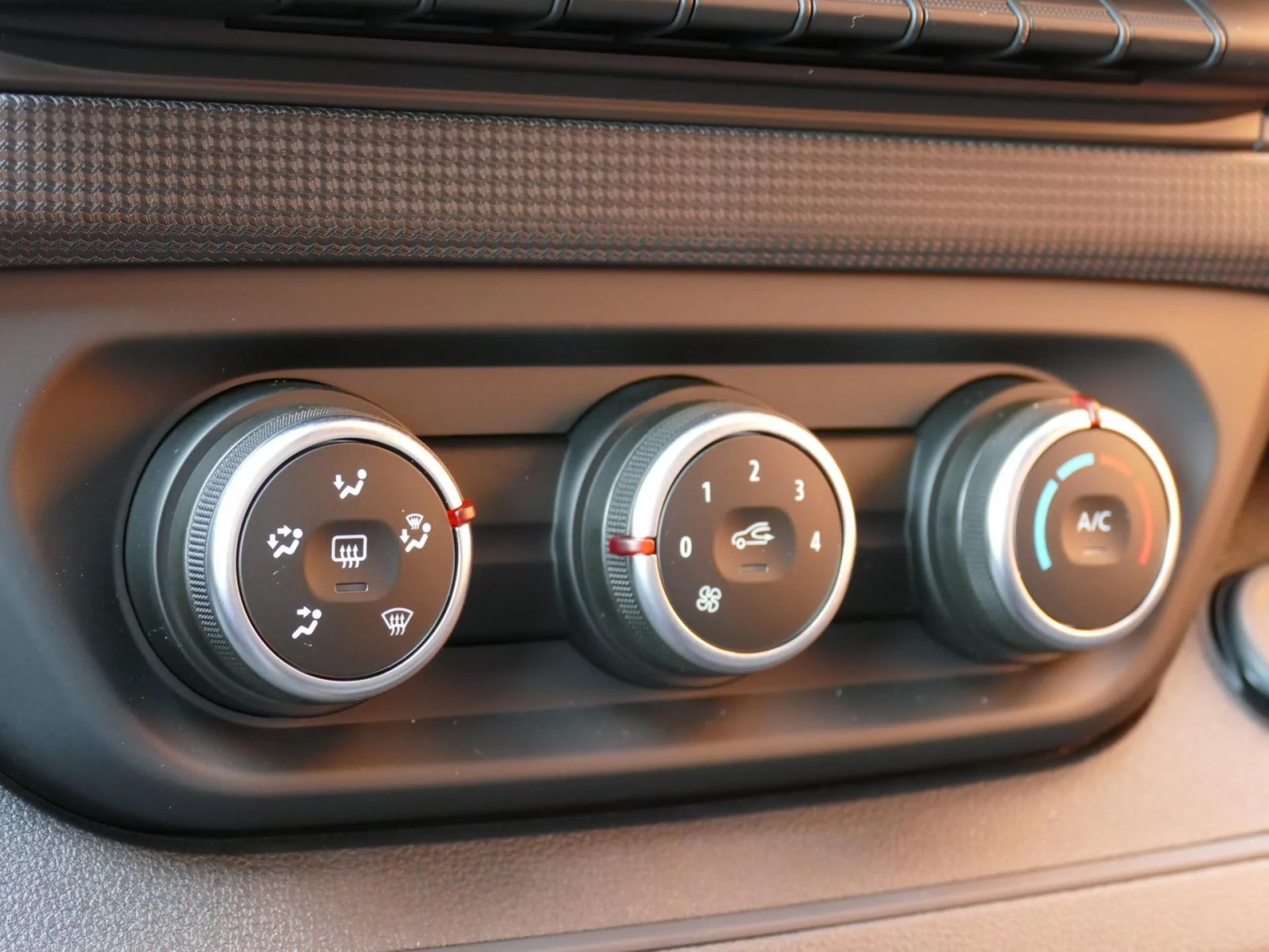 RENAULT TRAFIC - Miniature 14 sur 32 - Cliquer pour voir cette photo