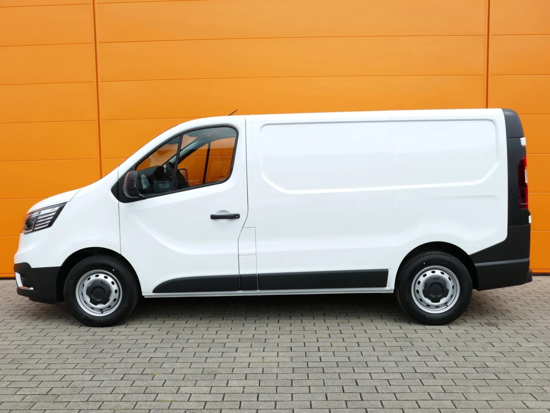 RENAULT TRAFIC - Miniature 3 sur 32 - Cliquer pour voir cette photo