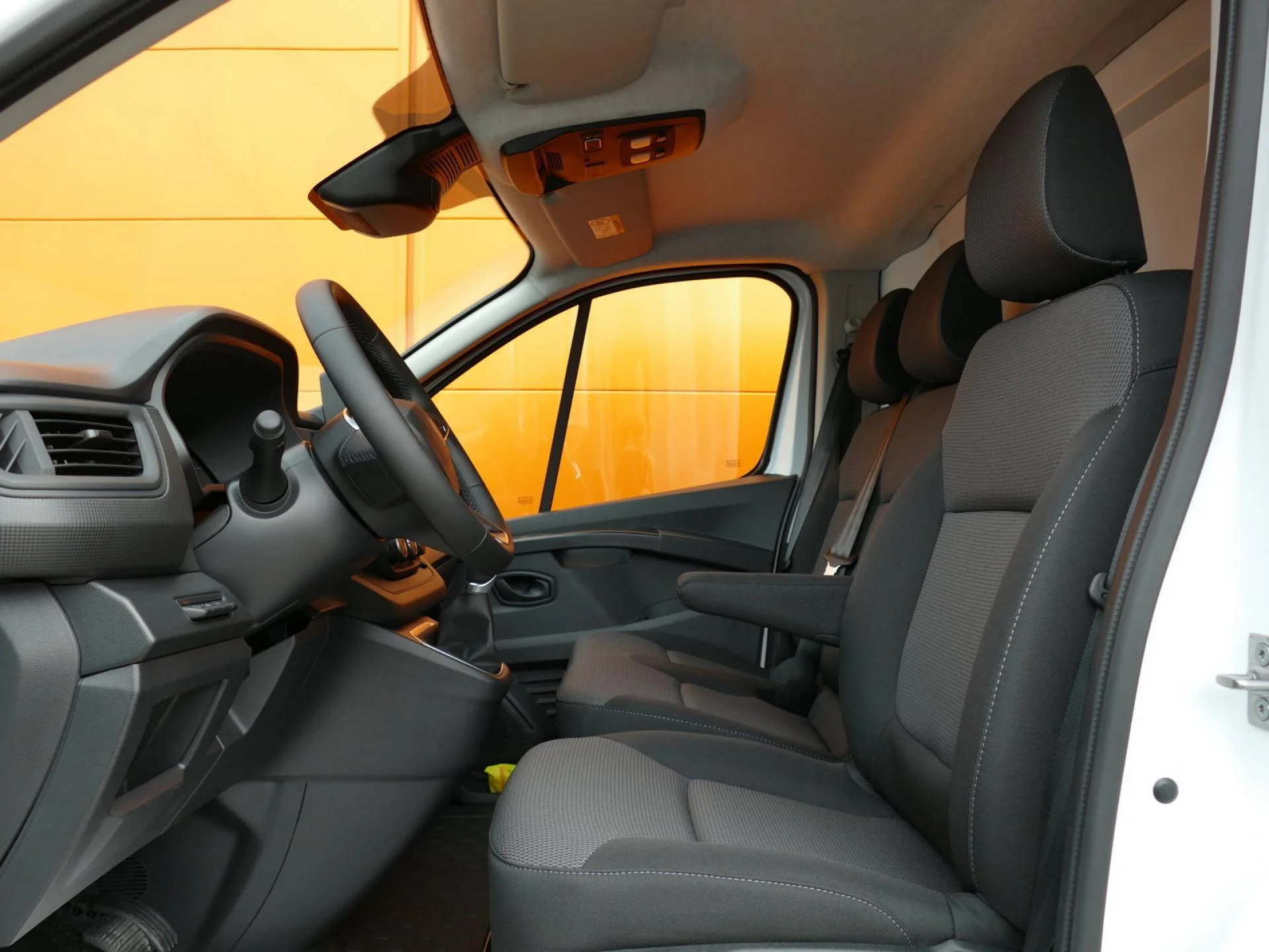 RENAULT TRAFIC - Miniature 6 sur 32 - Cliquer pour voir cette photo
