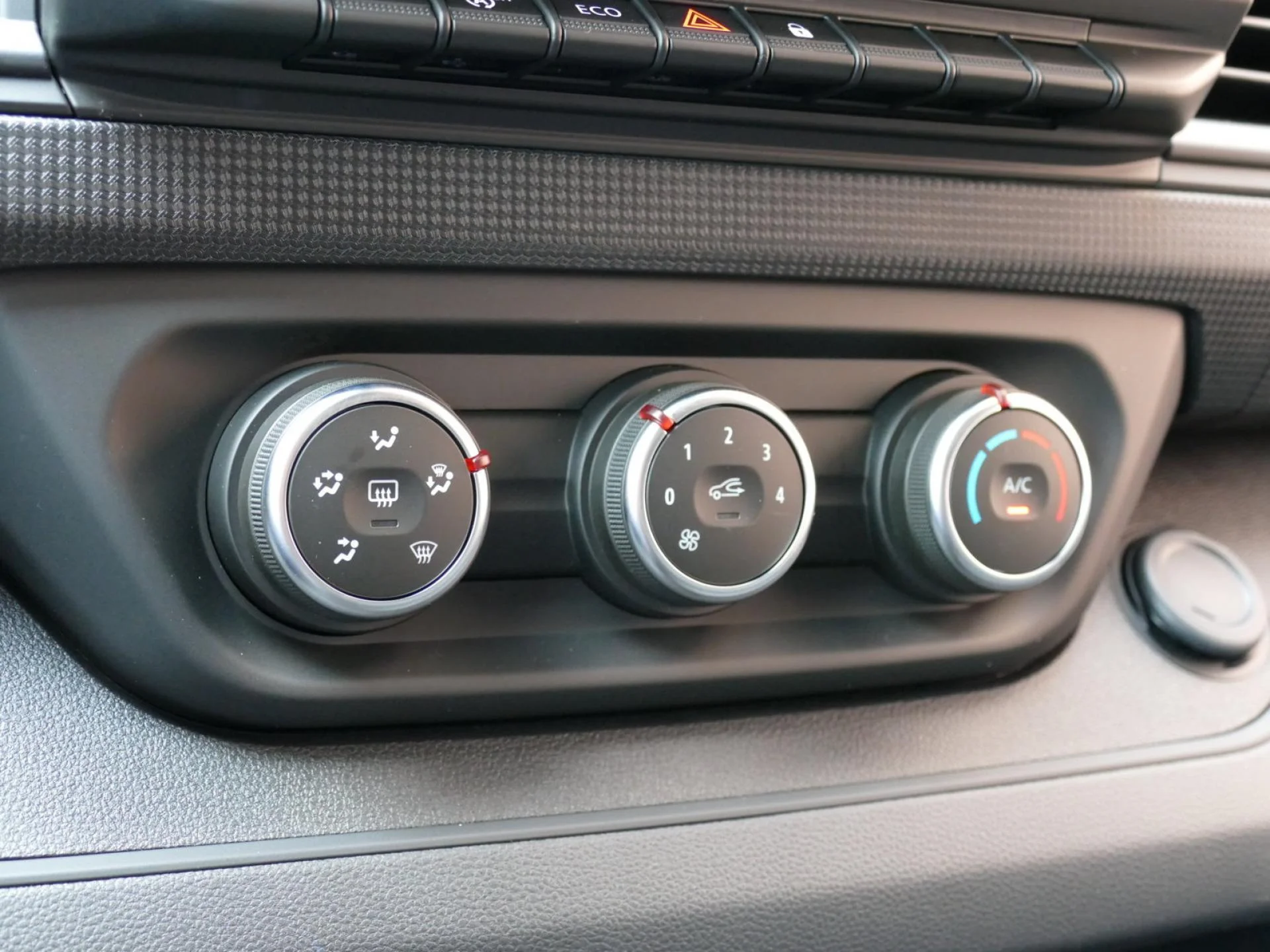 RENAULT TRAFIC - Miniature 6 sur 24 - Cliquer pour voir cette photo