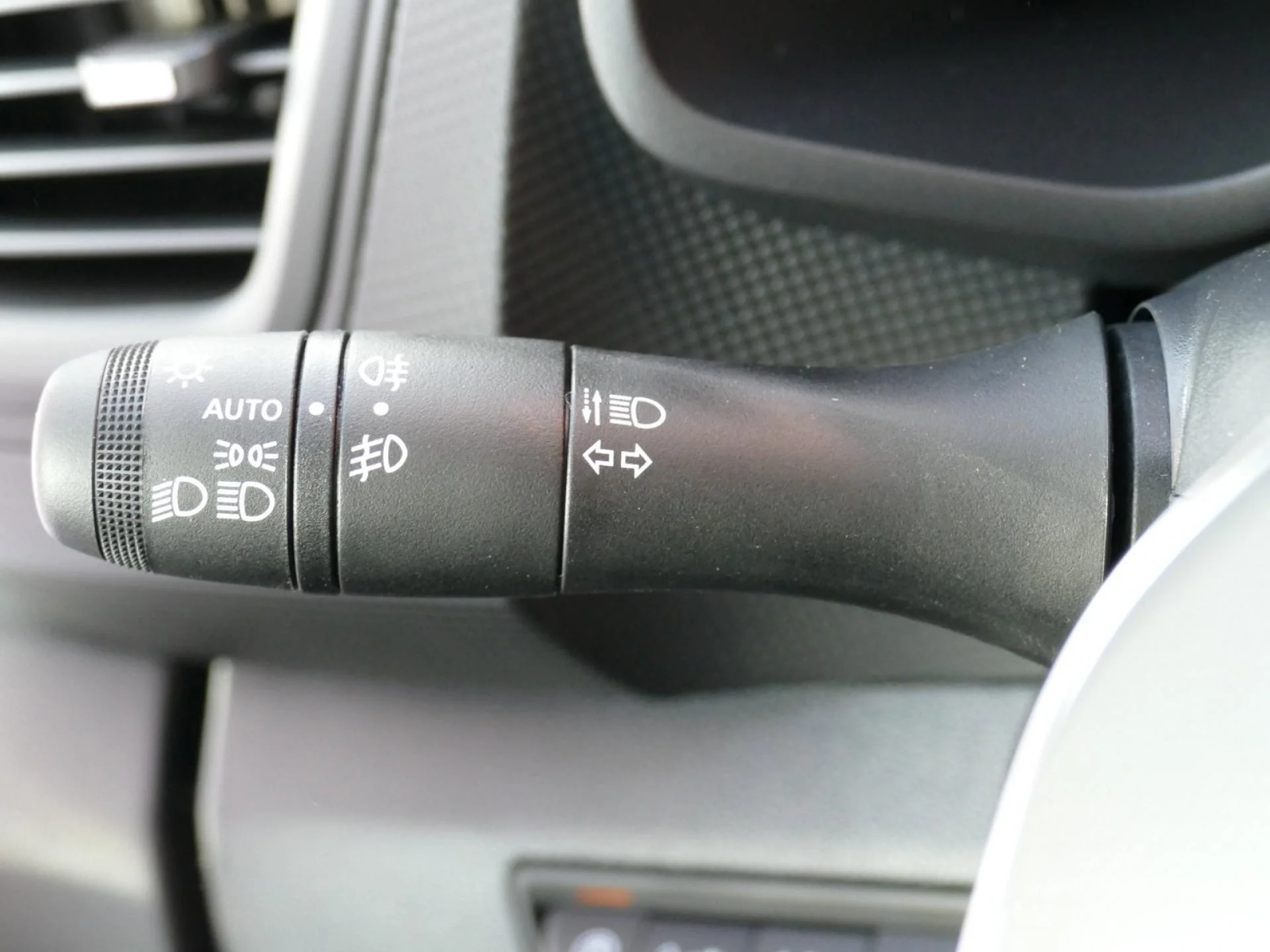 RENAULT TRAFIC - Miniature 20 sur 24 - Cliquer pour voir cette photo