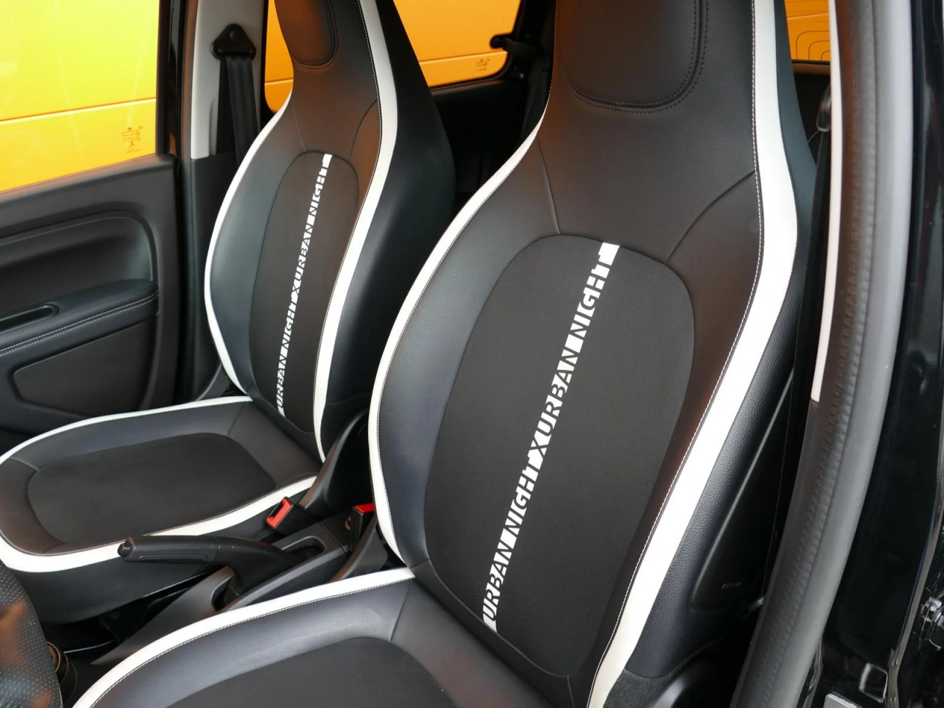 RENAULT TWINGO - Miniature 7 sur 34 - Cliquer pour voir cette photo