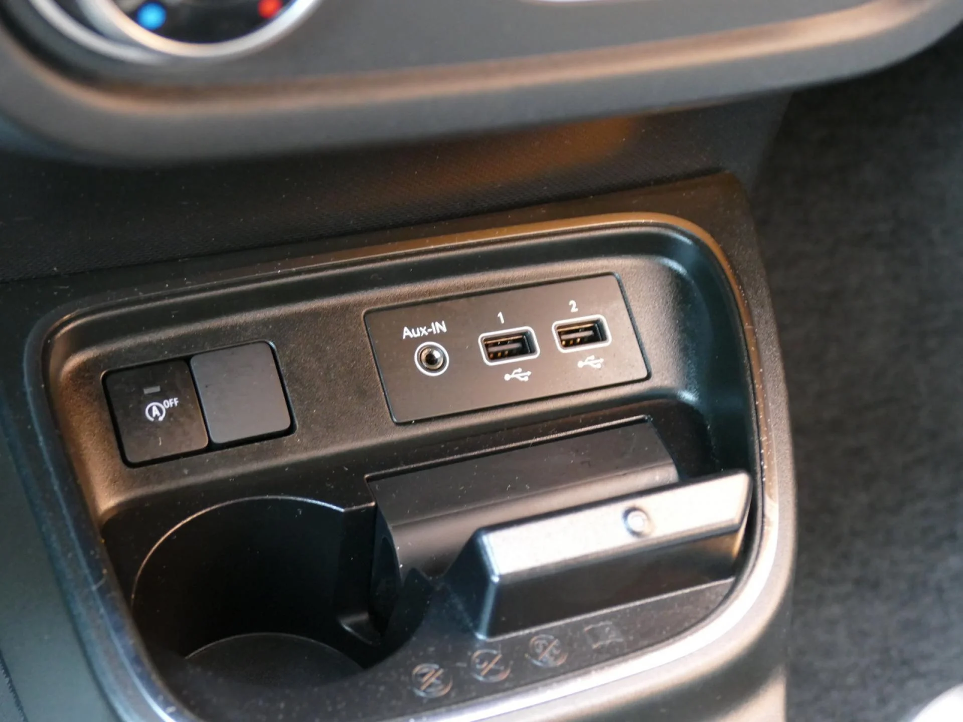 RENAULT TWINGO - Miniature 19 sur 34 - Cliquer pour voir cette photo
