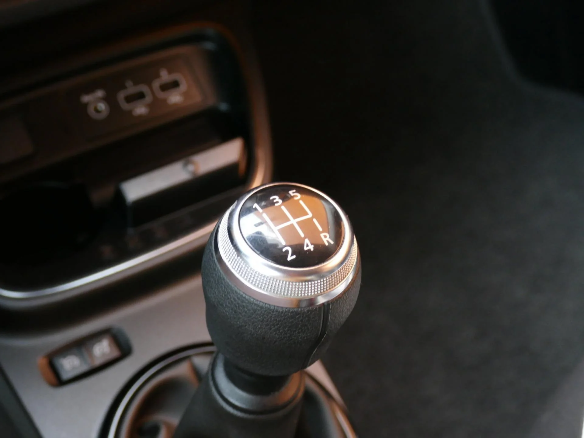 RENAULT TWINGO - Miniature 22 sur 34 - Cliquer pour voir cette photo