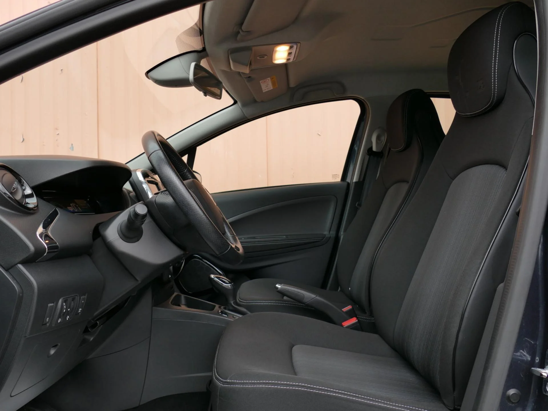 RENAULT ZOE - Miniature 7 sur 33 - Cliquer pour voir cette photo