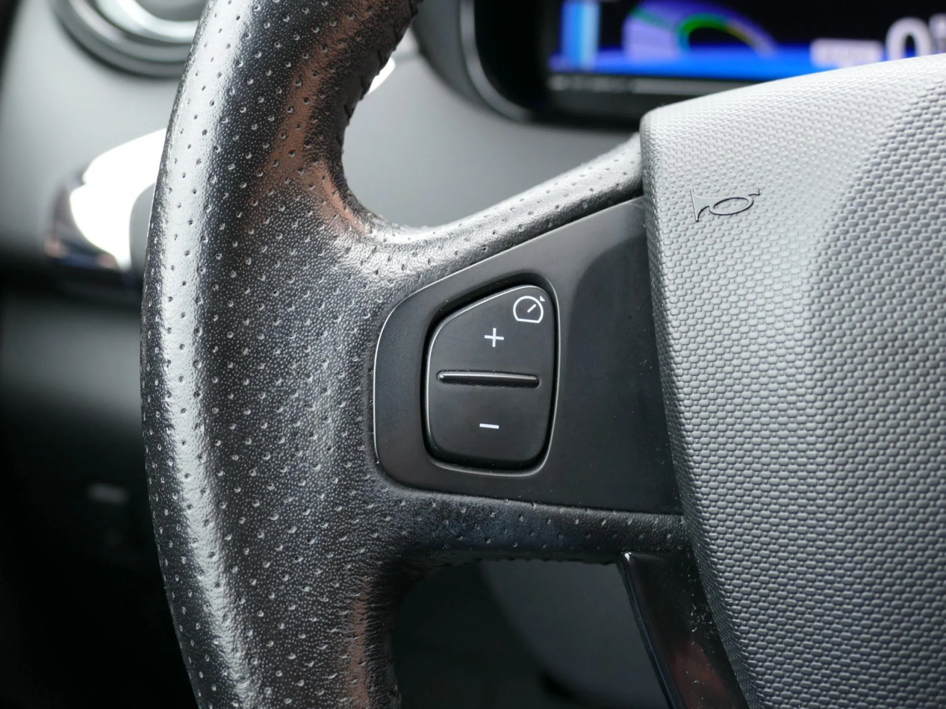 RENAULT ZOE - Miniature 17 sur 33 - Cliquer pour voir cette photo