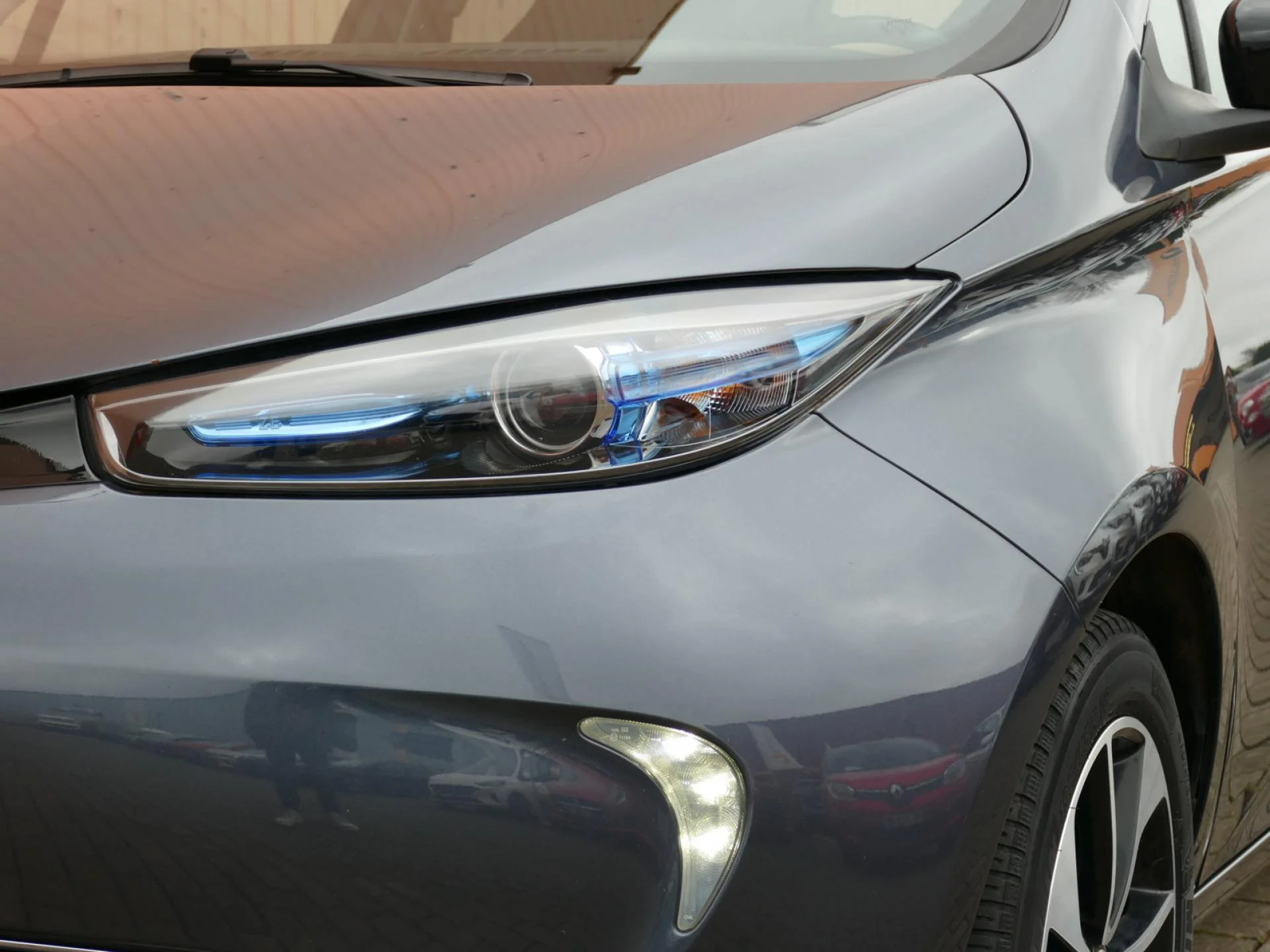 RENAULT ZOE - Miniature 30 sur 33 - Cliquer pour voir cette photo