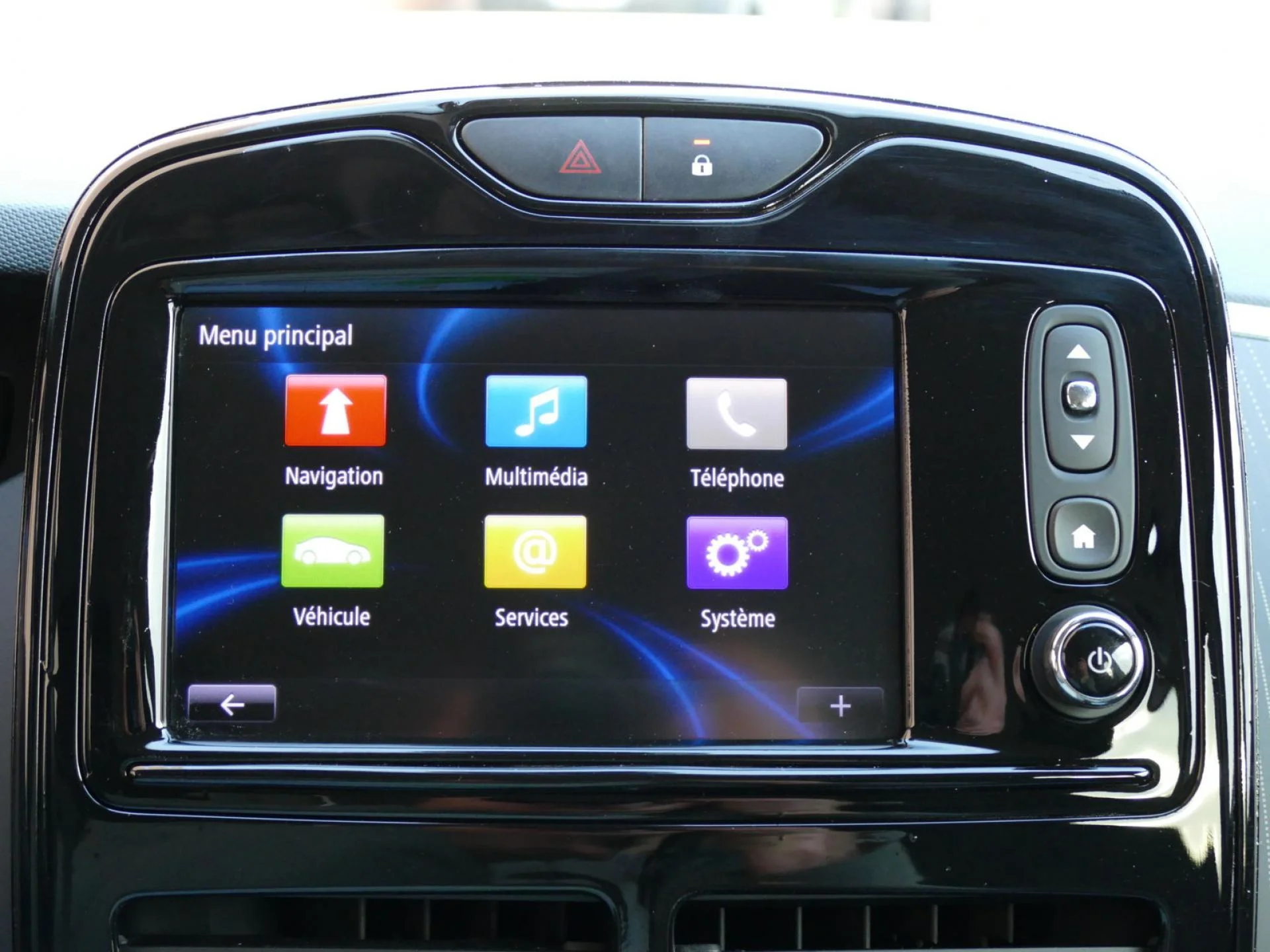 RENAULT ZOE - Miniature 12 sur 33 - Cliquer pour voir cette photo