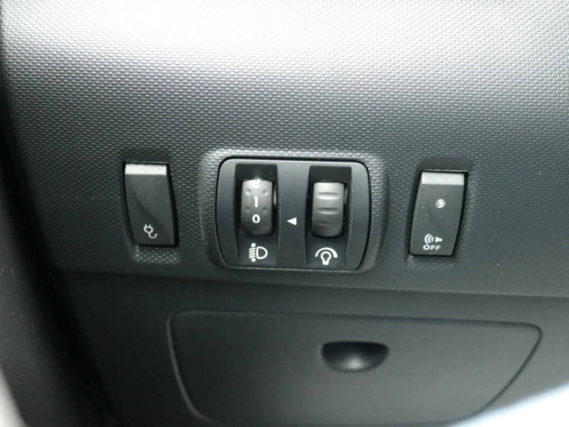 RENAULT ZOE - Miniature 21 sur 33 - Cliquer pour voir cette photo