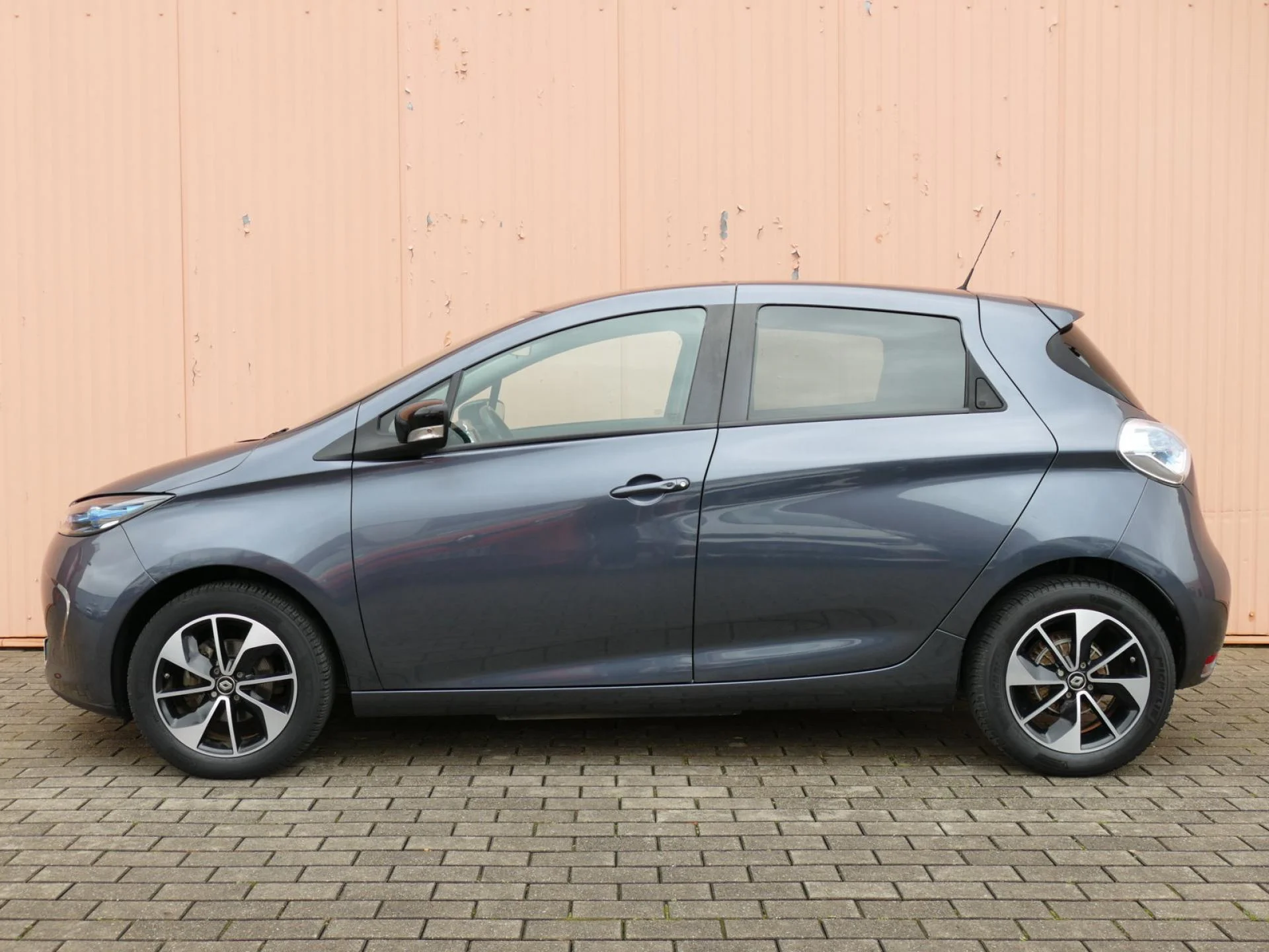 RENAULT ZOE - Miniature 3 sur 33 - Cliquer pour voir cette photo