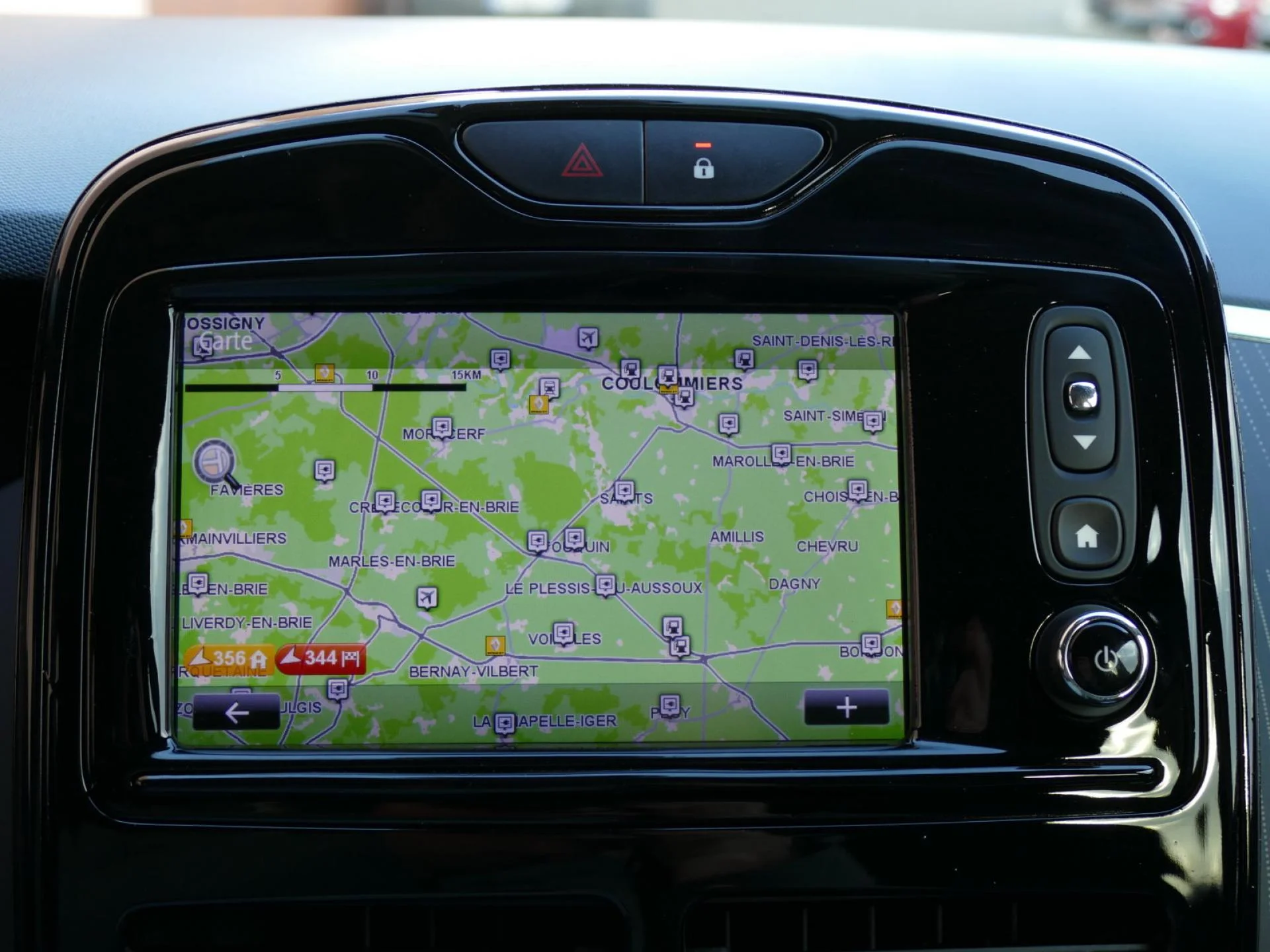 RENAULT ZOE - Miniature 10 sur 33 - Cliquer pour voir cette photo