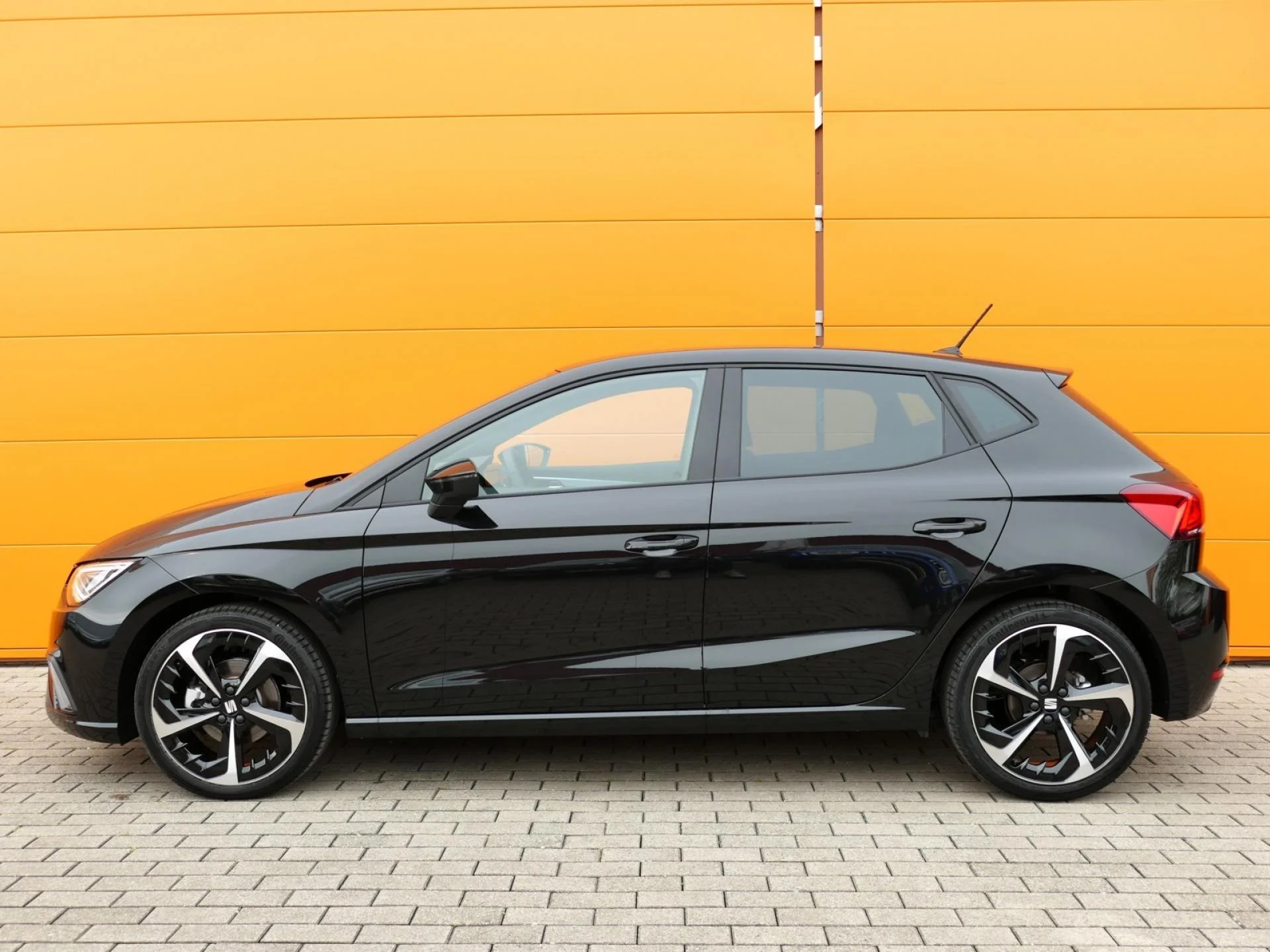 SEAT IBIZA - Miniature 3 sur 34 - Cliquer pour voir cette photo