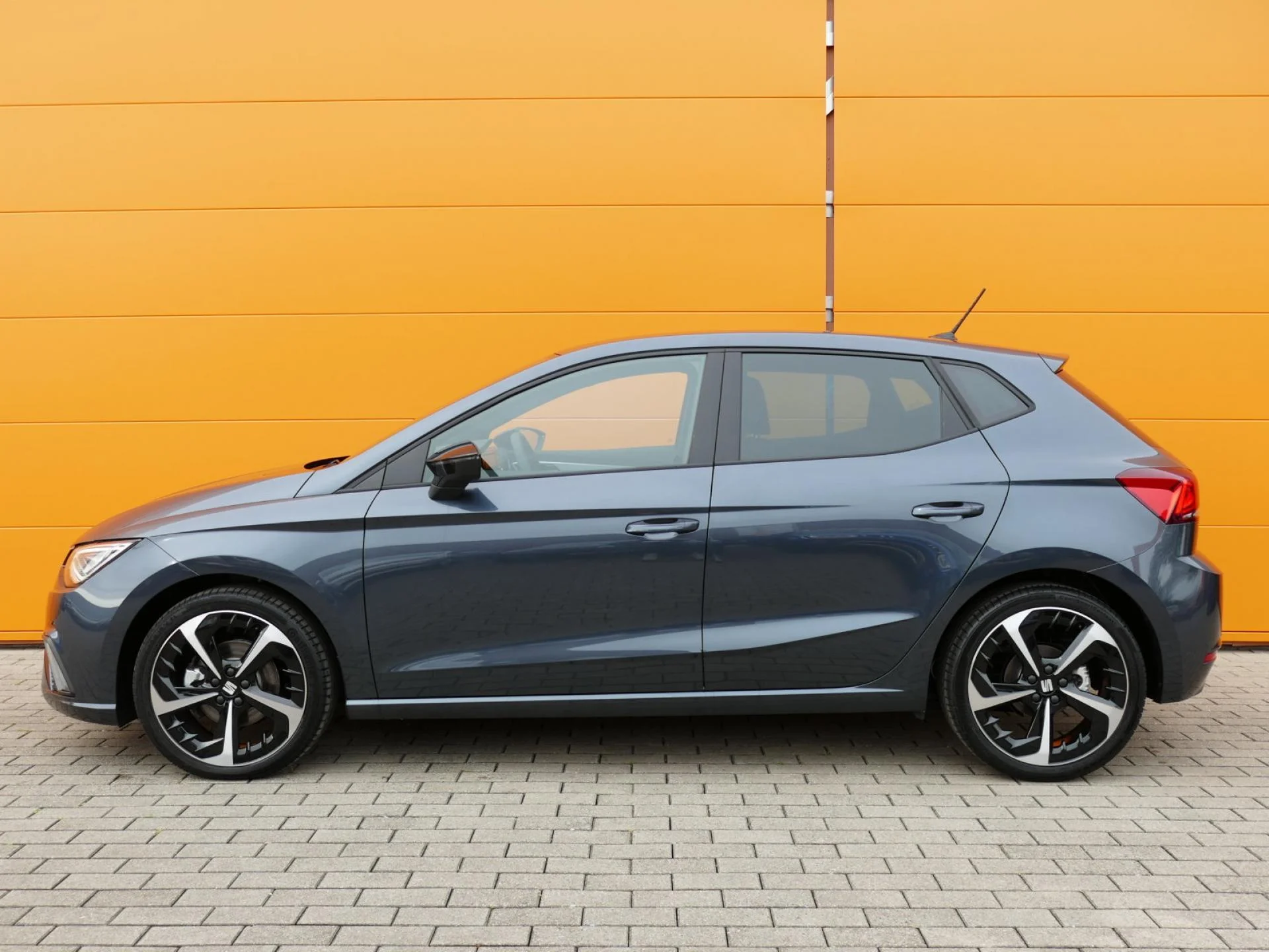 SEAT IBIZA - Miniature 3 sur 34 - Cliquer pour voir cette photo