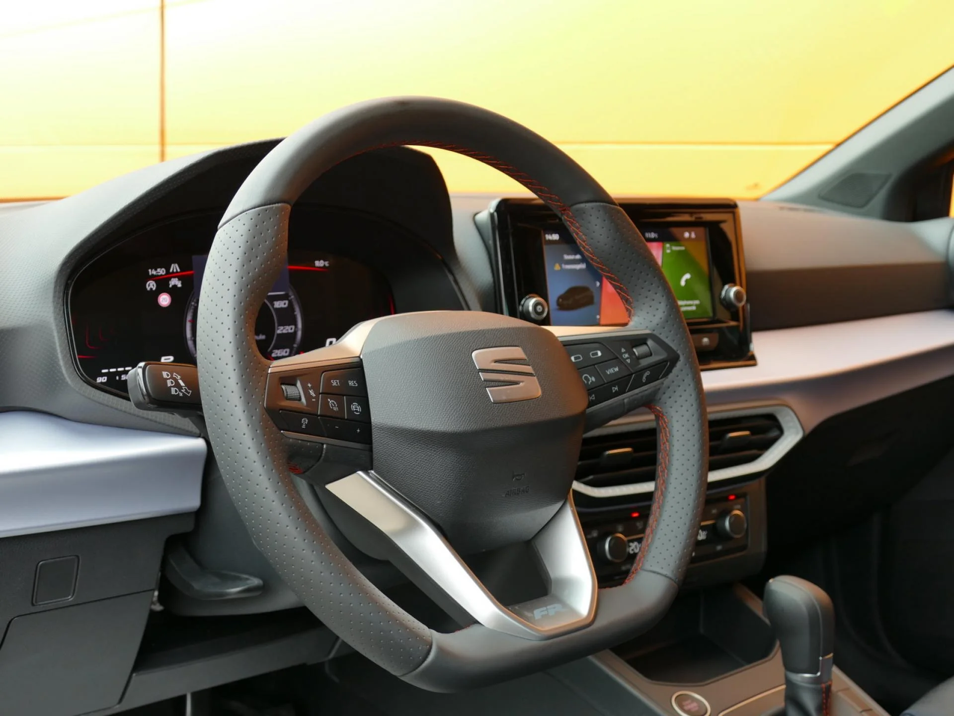 SEAT IBIZA - Miniature 16 sur 34 - Cliquer pour voir cette photo