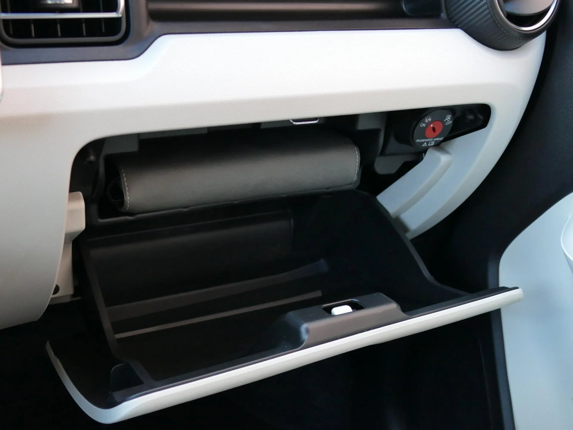 SUZUKI IGNIS - Miniature 22 sur 32 - Cliquer pour voir cette photo