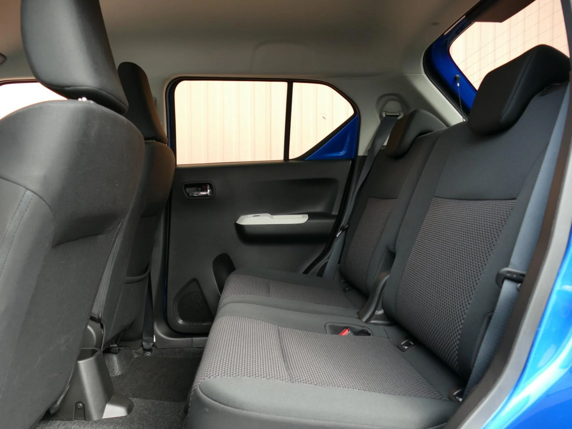 SUZUKI IGNIS - Miniature 7 sur 32 - Cliquer pour voir cette photo