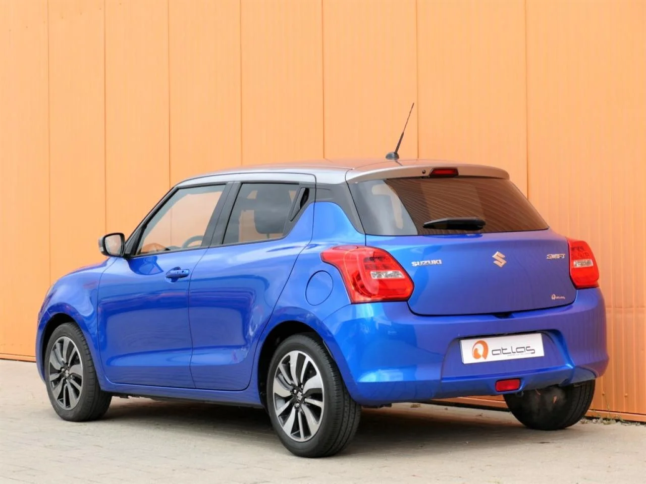 SUZUKI SWIFT - Miniature 4 sur 17 - Cliquer pour voir cette photo