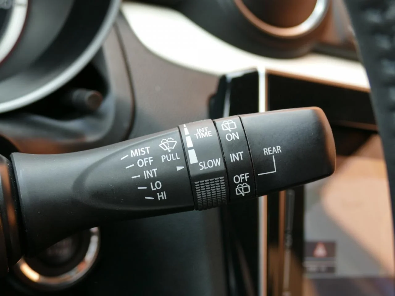 SUZUKI SWIFT - Miniature 13 sur 17 - Cliquer pour voir cette photo