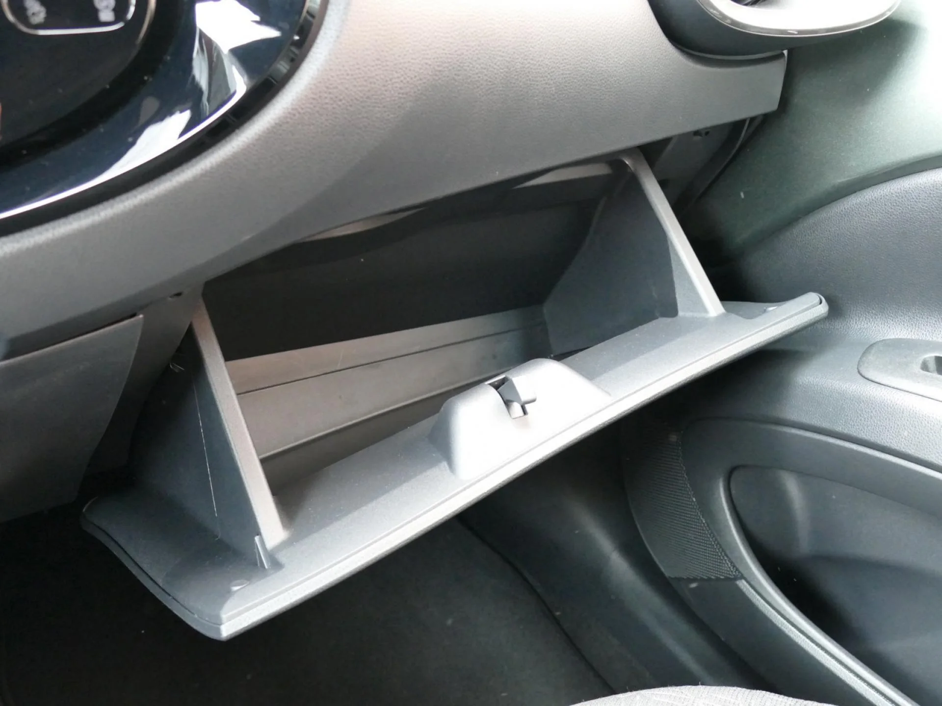 TOYOTA Aygo X - Miniature 21 sur 29 - Cliquer pour voir cette photo