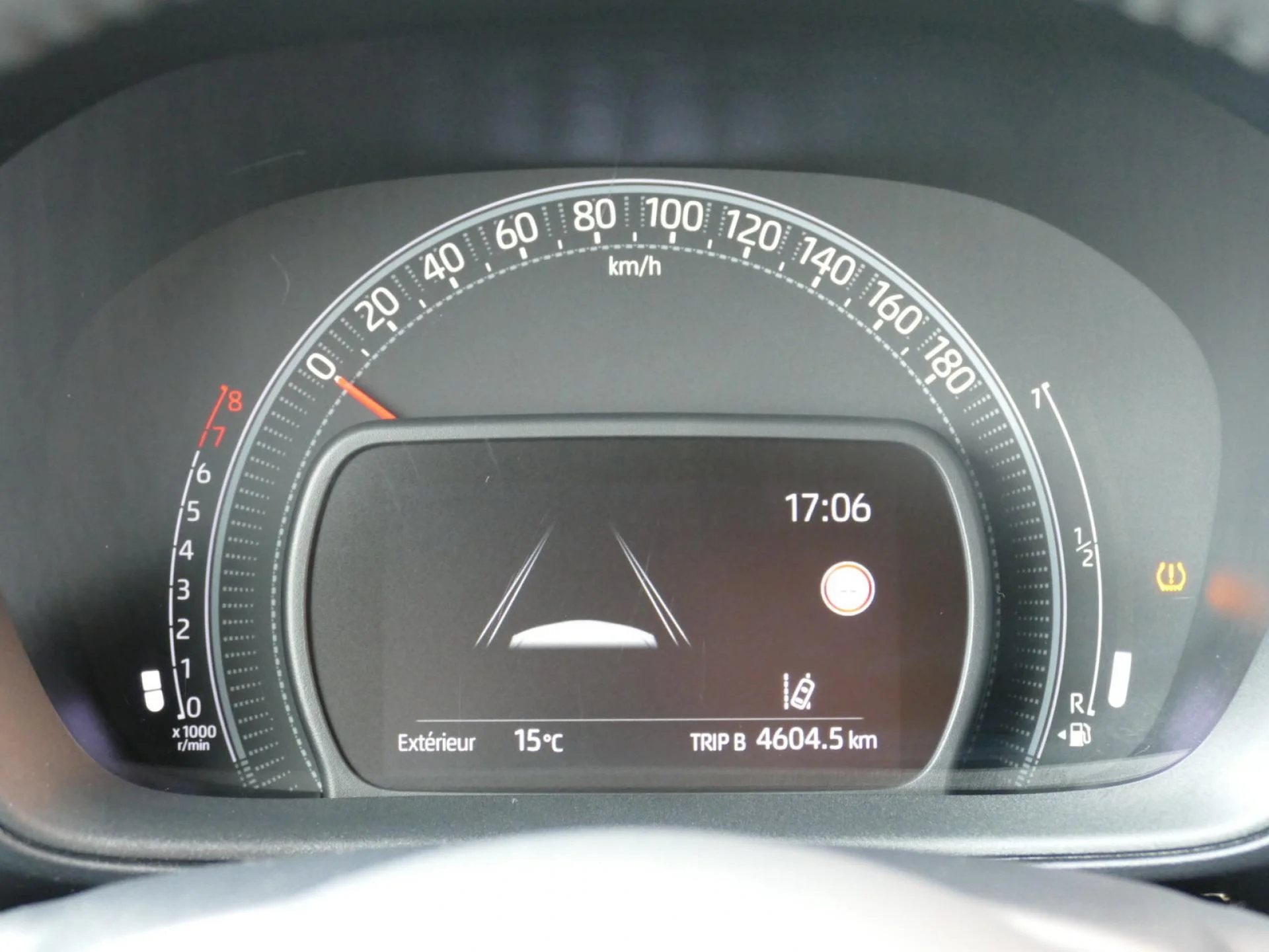 TOYOTA Aygo X - Miniature 13 sur 29 - Cliquer pour voir cette photo