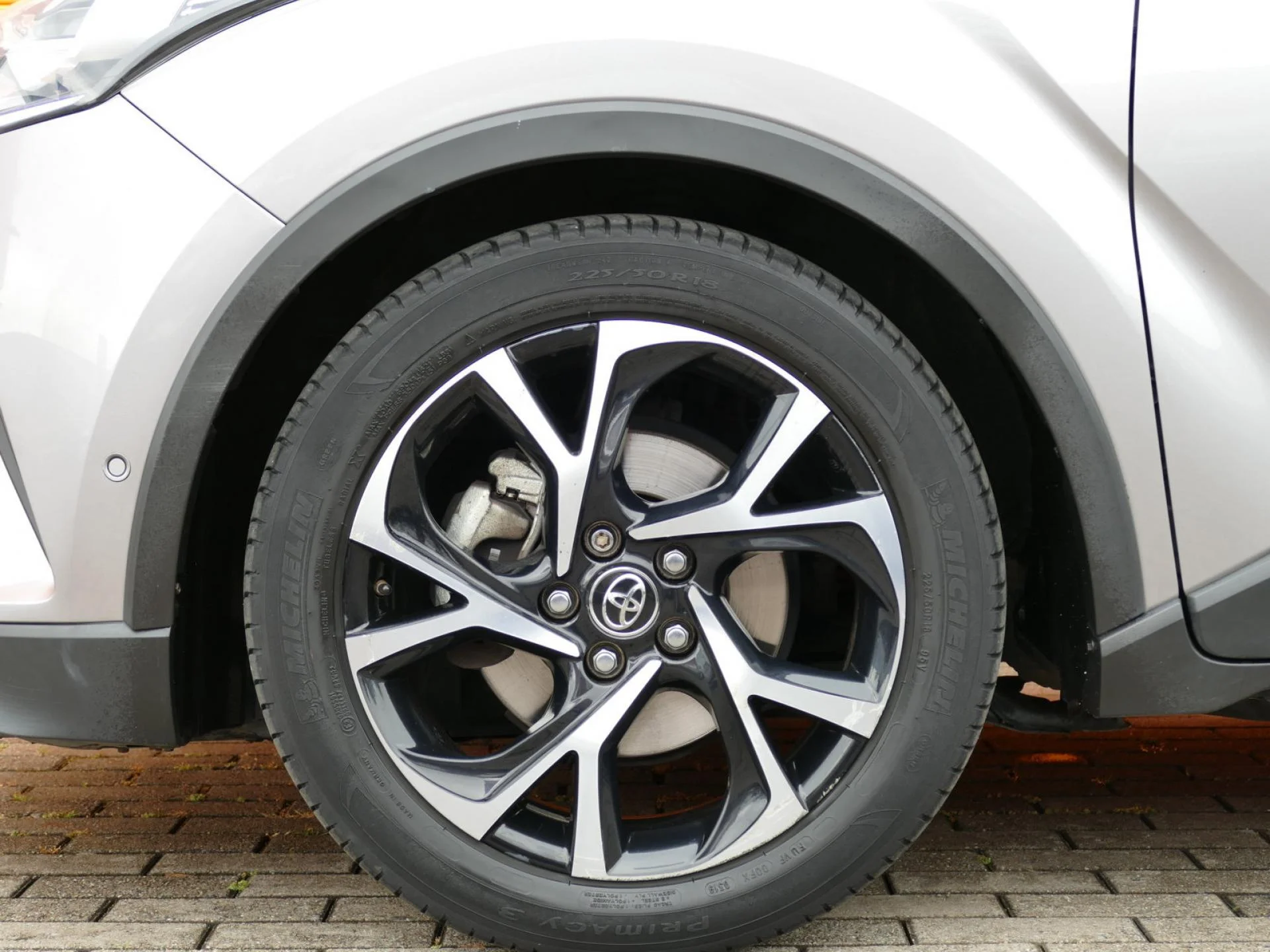 TOYOTA C-HR - Miniature 34 sur 35 - Cliquer pour voir cette photo