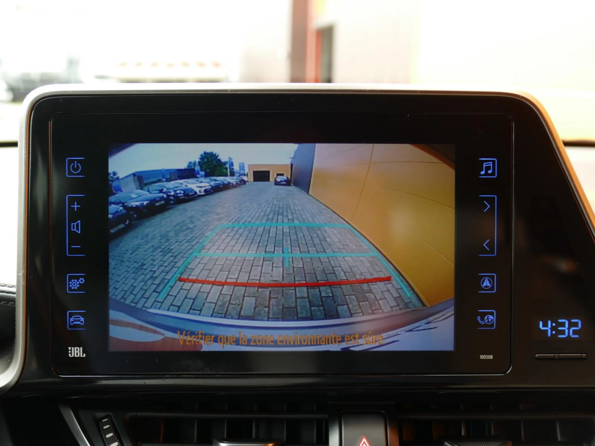 TOYOTA C-HR - Miniature 11 sur 35 - Cliquer pour voir cette photo