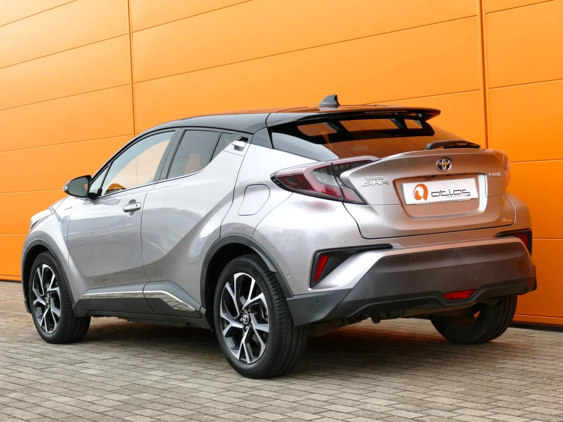 TOYOTA C-HR - Miniature 4 sur 35 - Cliquer pour voir cette photo