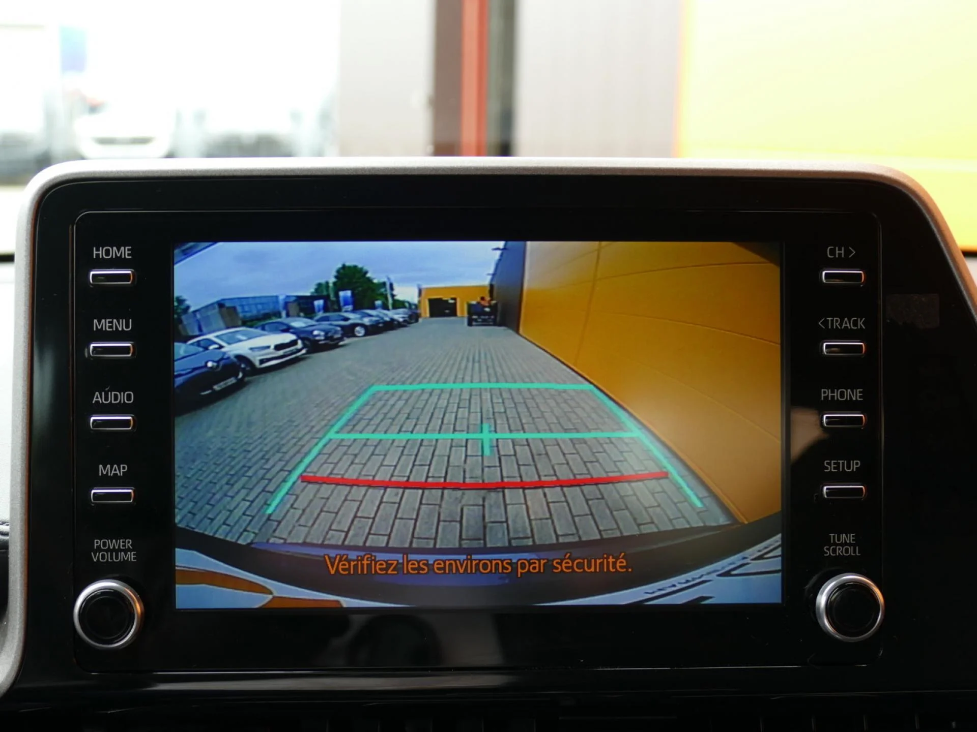 TOYOTA C-HR - Miniature 9 sur 32 - Cliquer pour voir cette photo