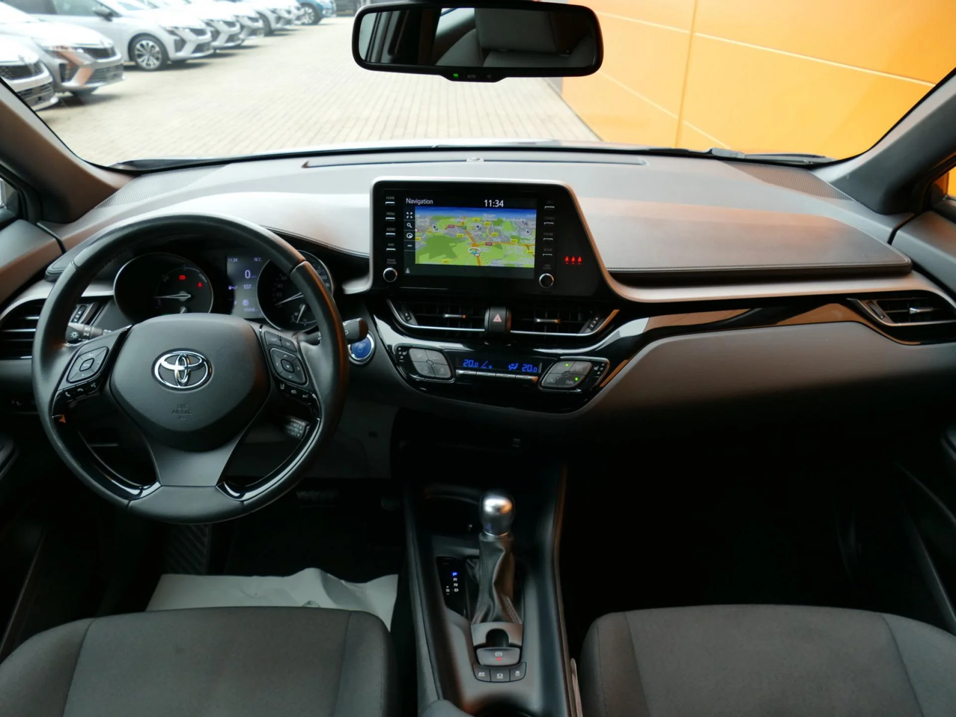 TOYOTA C-HR - Miniature 4 sur 32 - Cliquer pour voir cette photo