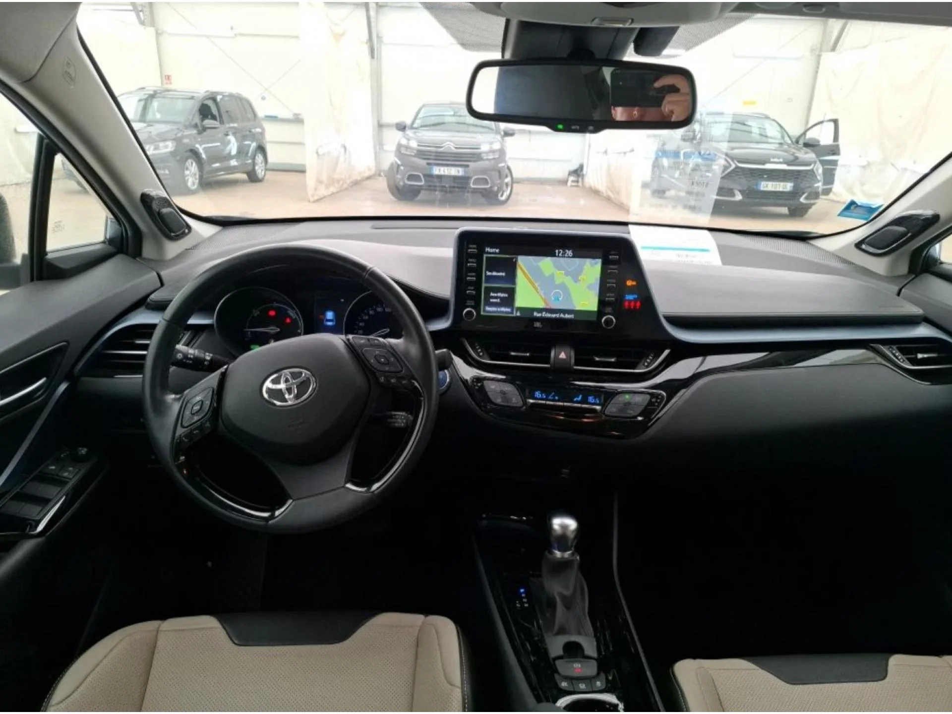 TOYOTA C-HR - Miniature 5 sur 9 - Cliquer pour voir cette photo