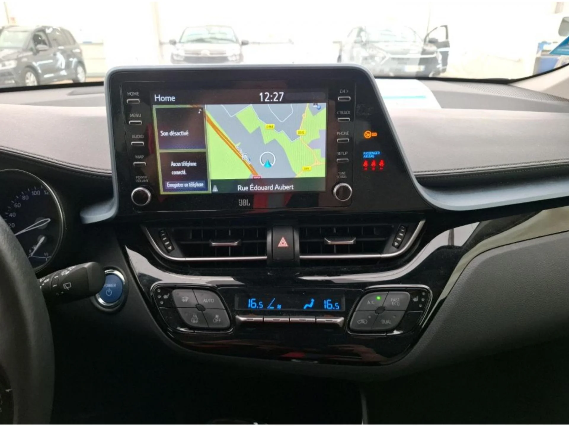 TOYOTA C-HR - Miniature 6 sur 9 - Cliquer pour voir cette photo
