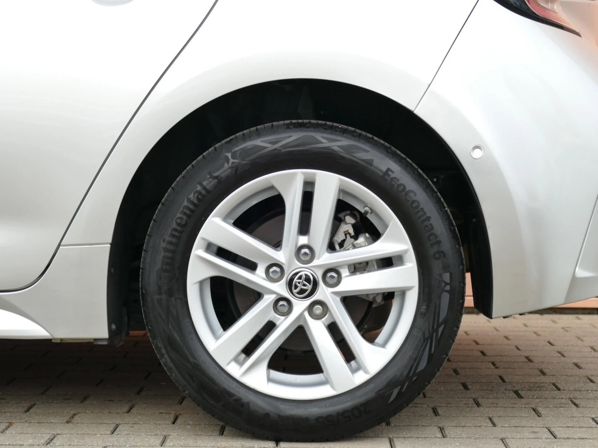 TOYOTA COROLLA - Miniature 32 sur 32 - Cliquer pour voir cette photo