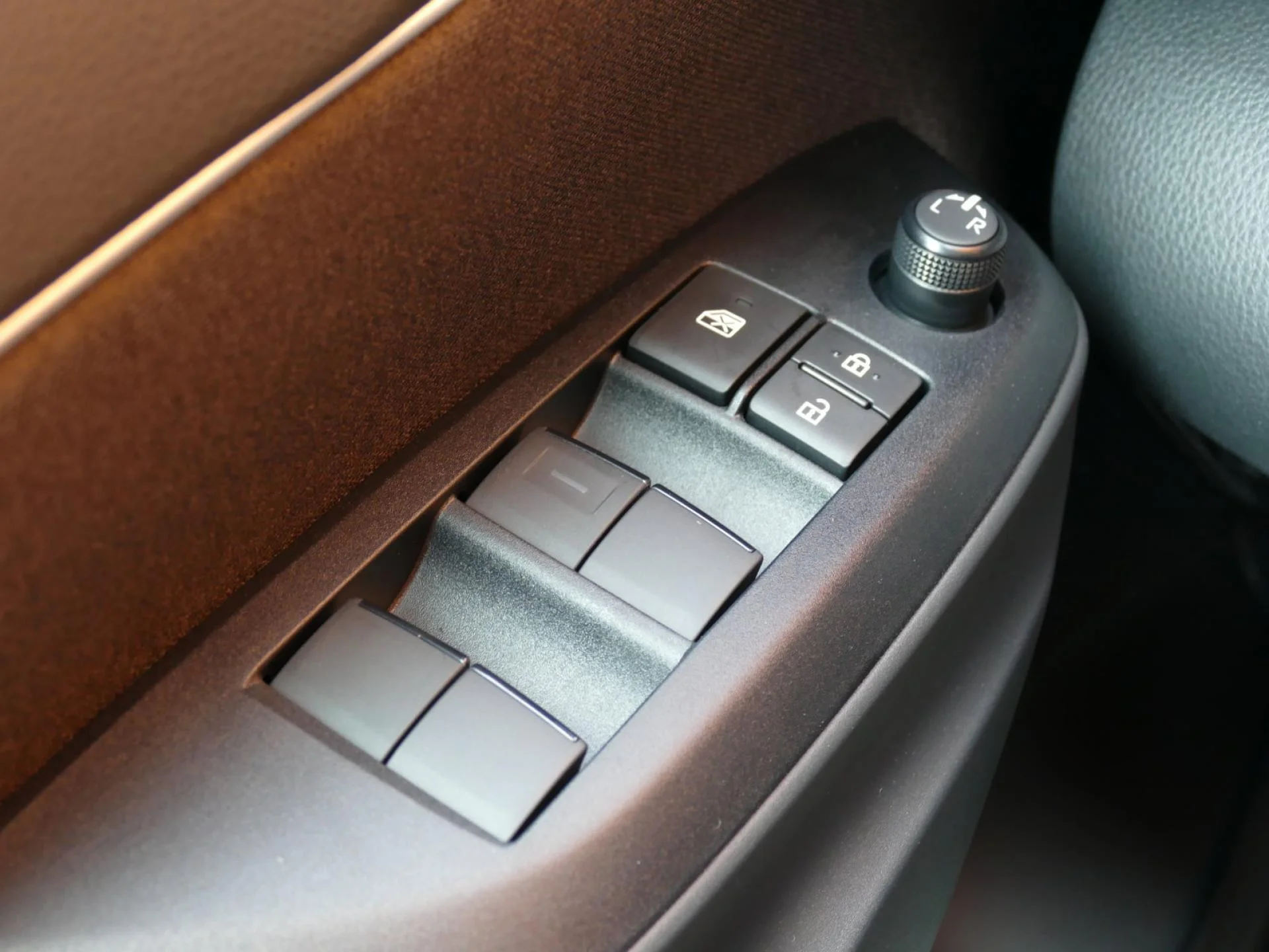 TOYOTA YARIS CROSS - Miniature 25 sur 34 - Cliquer pour voir cette photo