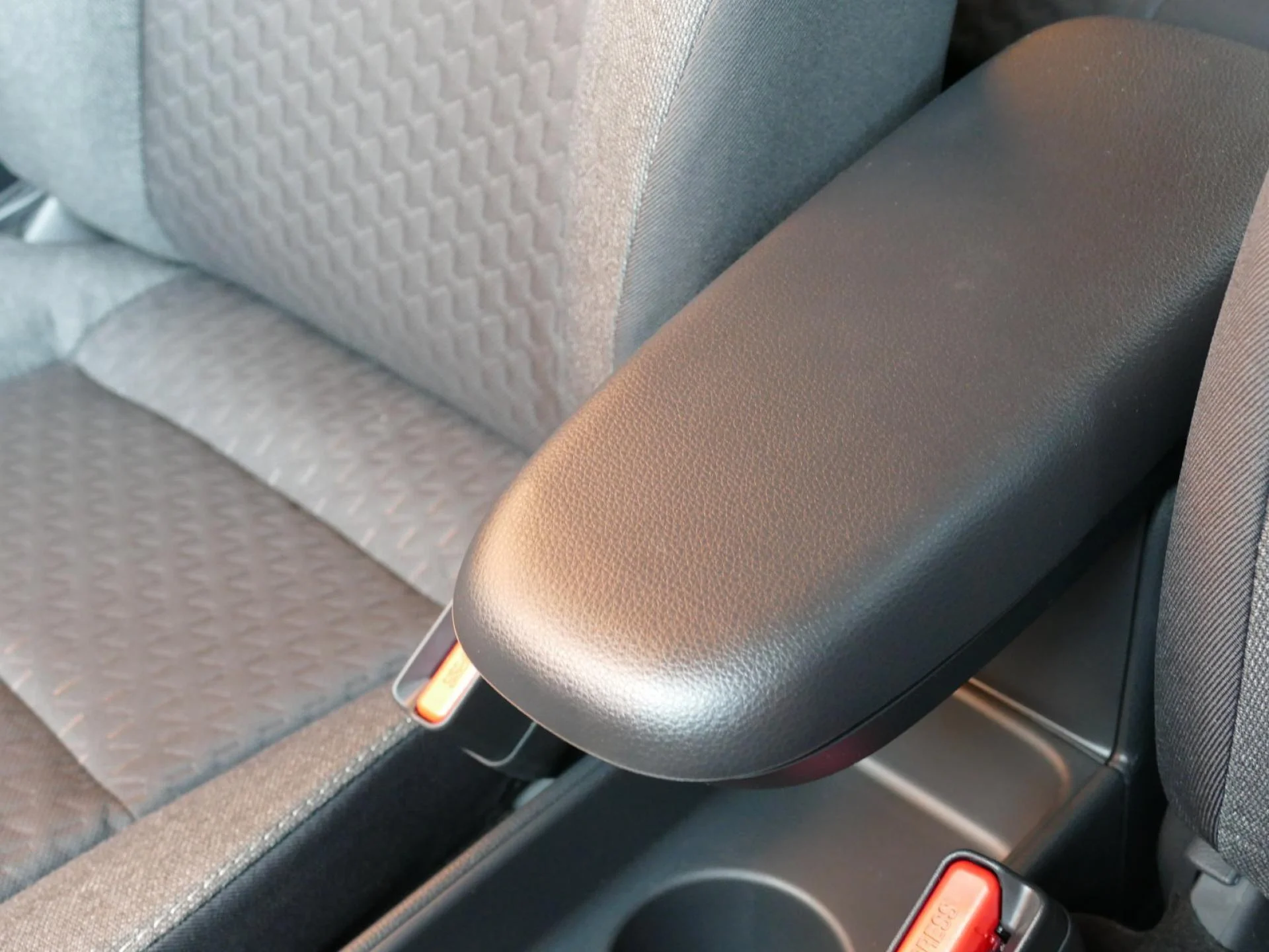 TOYOTA YARIS CROSS - Miniature 23 sur 34 - Cliquer pour voir cette photo