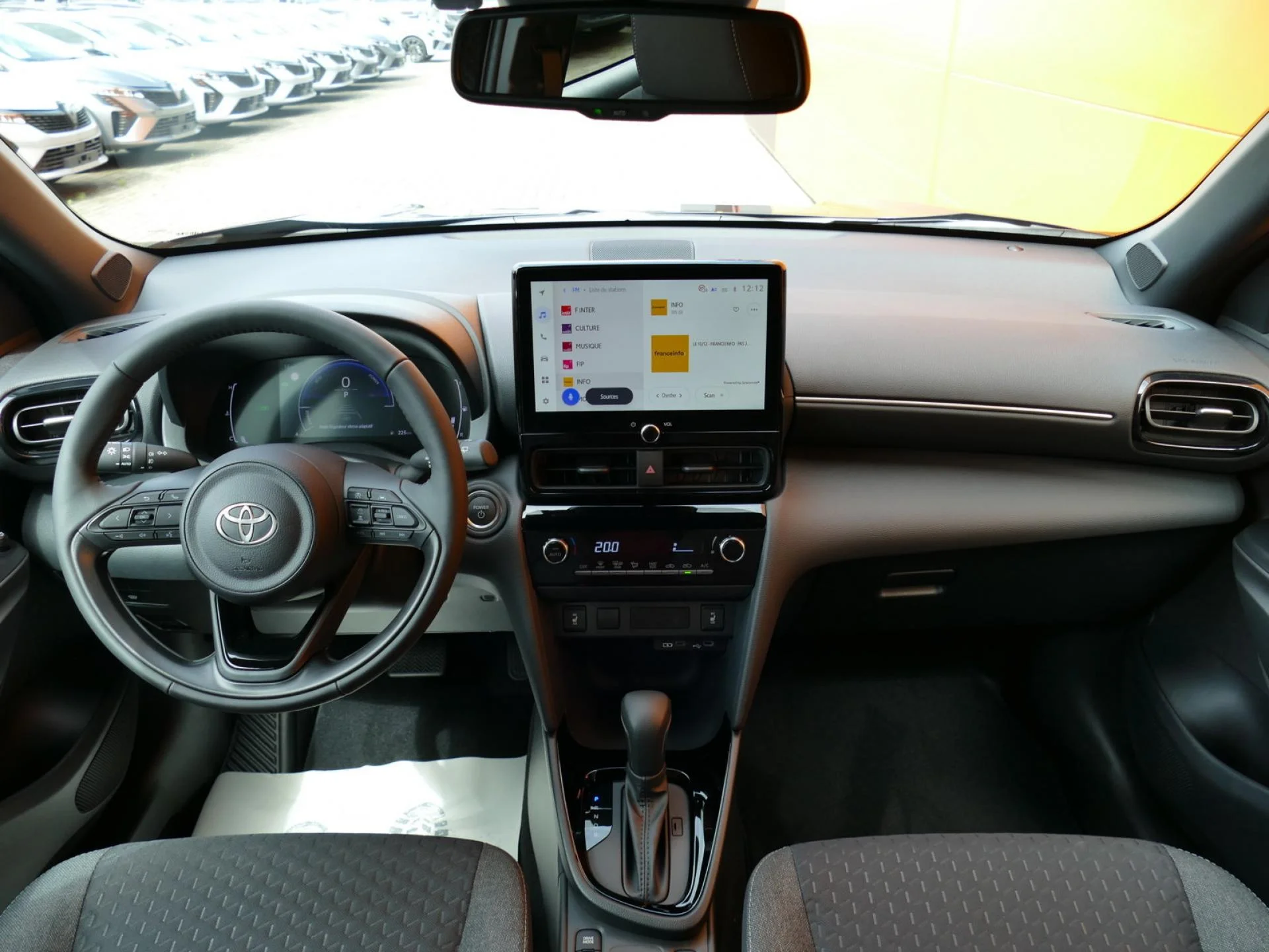 TOYOTA YARIS CROSS - Miniature 4 sur 34 - Cliquer pour voir cette photo