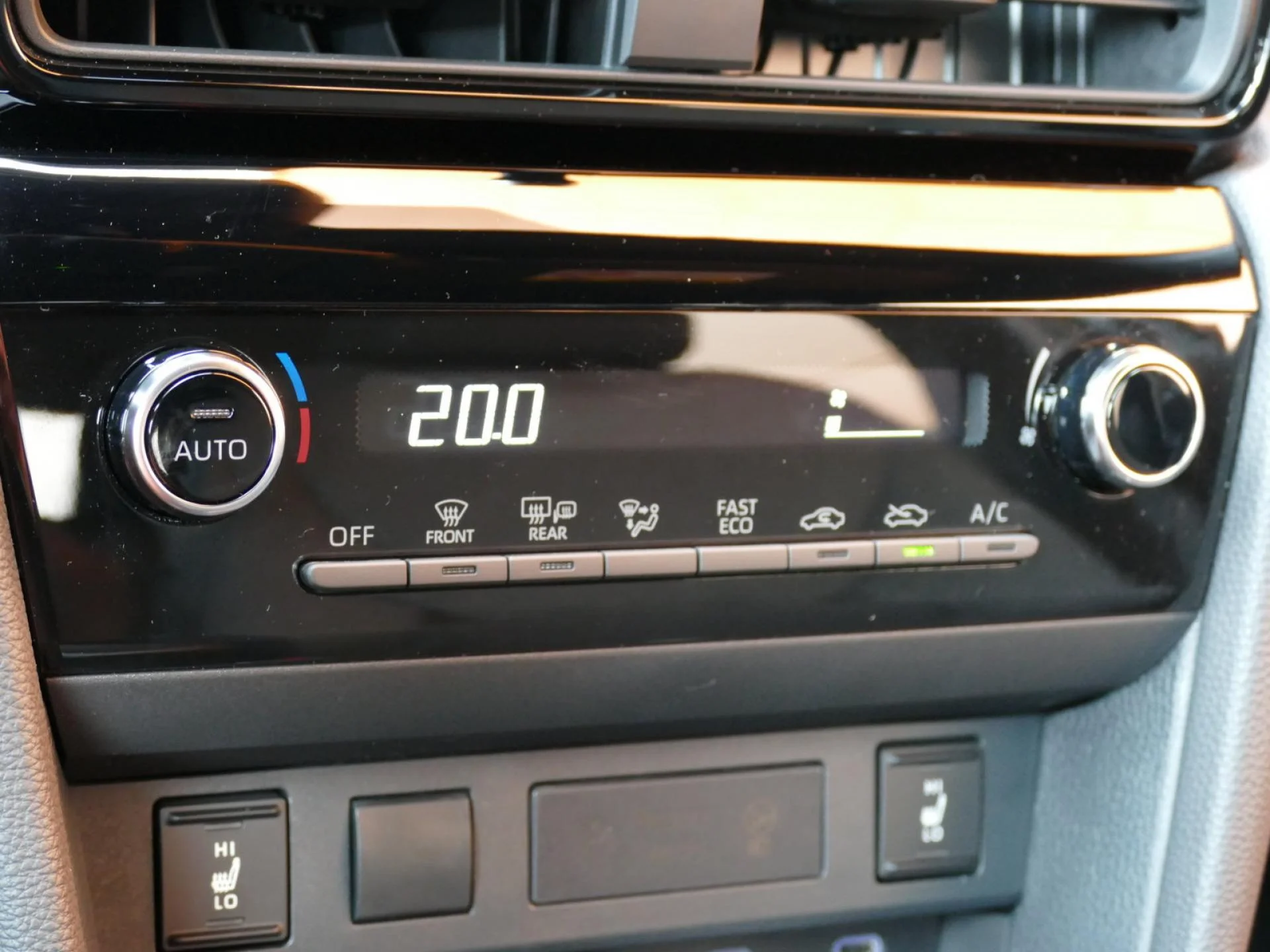 TOYOTA YARIS CROSS - Miniature 11 sur 34 - Cliquer pour voir cette photo