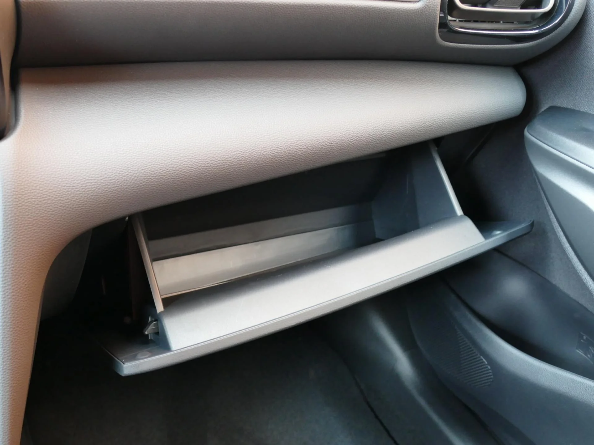 TOYOTA YARIS CROSS - Miniature 24 sur 34 - Cliquer pour voir cette photo